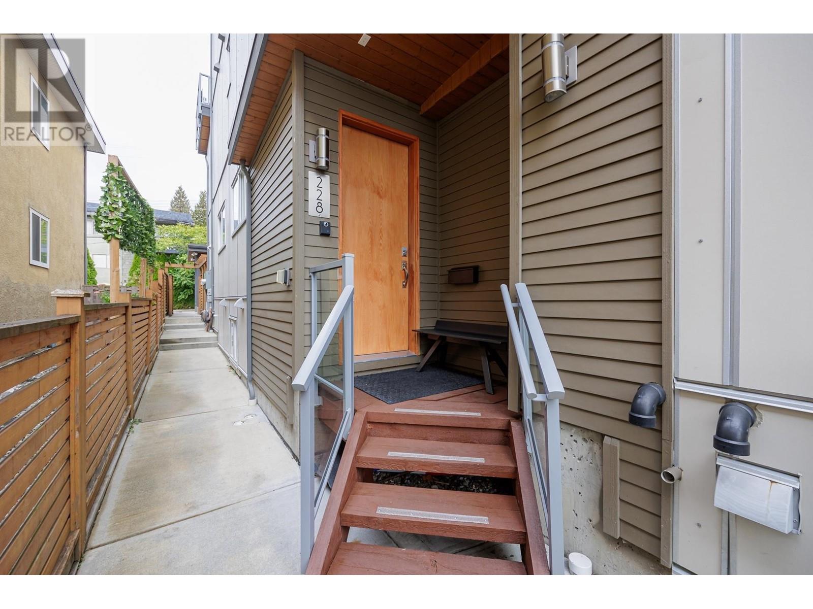 228 E 12th Street, North Vancouver, British Columbia  V7L 2J6 - Photo 30 - R2817542