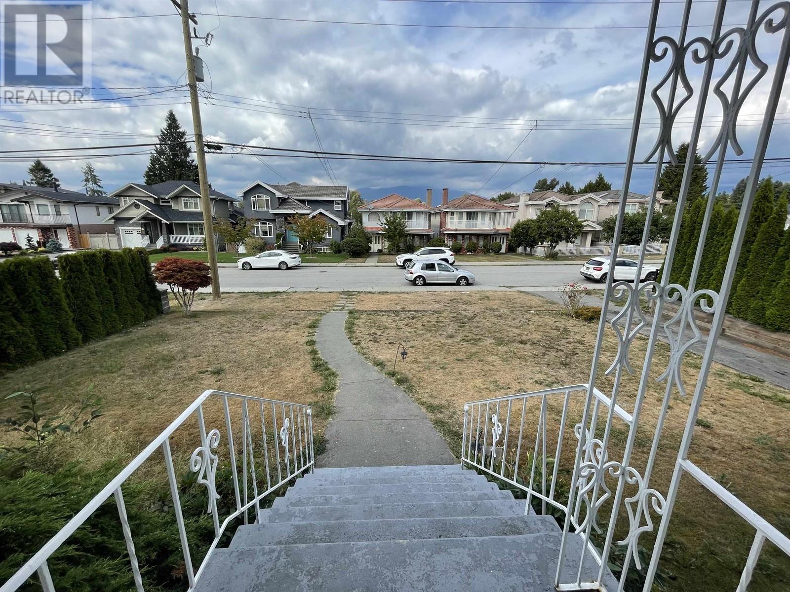 6916 Union Street, Burnaby, British Columbia  V5B 1X5 - Photo 38 - R2825383