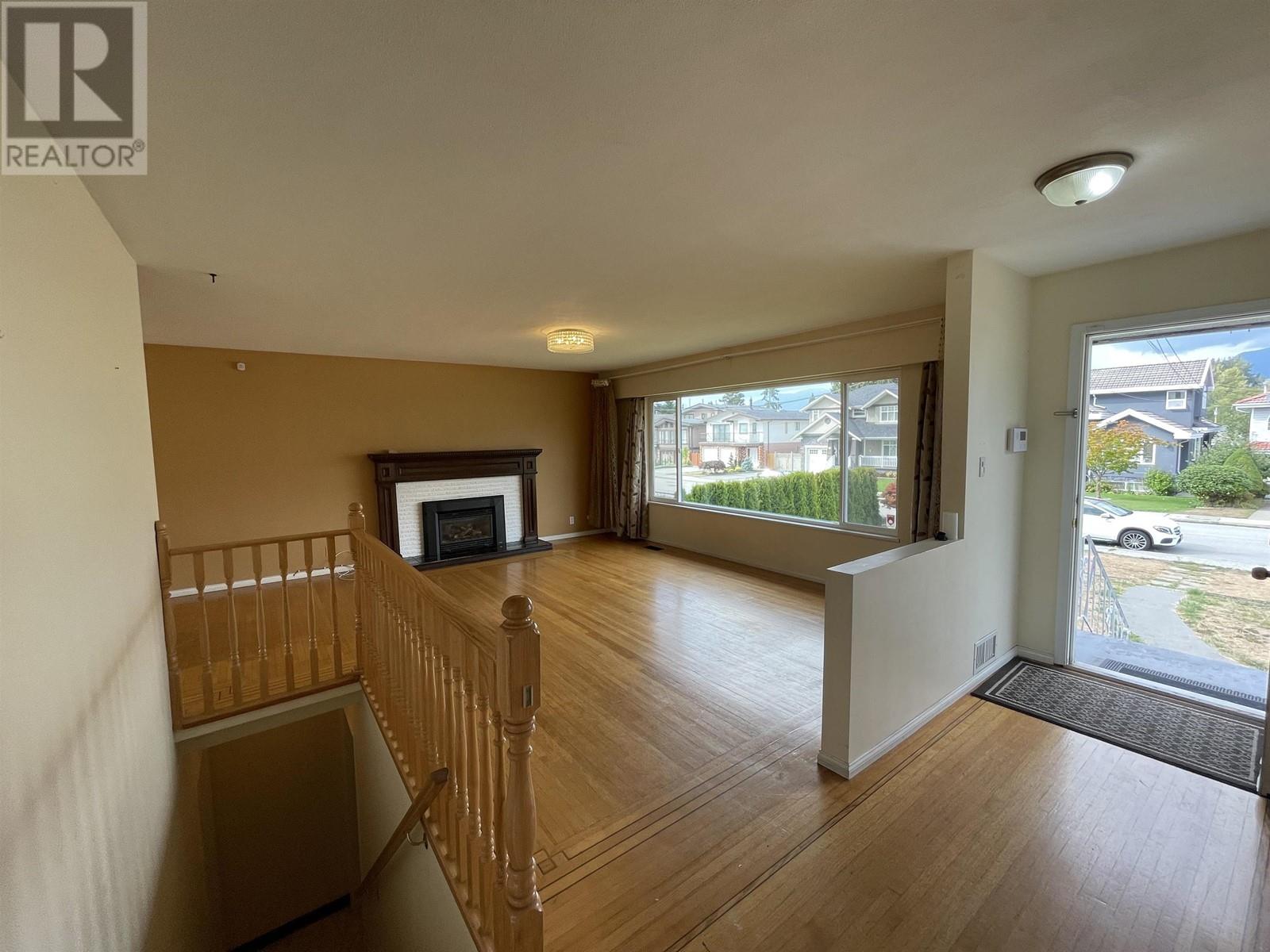 6916 Union Street, Burnaby, British Columbia  V5B 1X5 - Photo 9 - R2825383