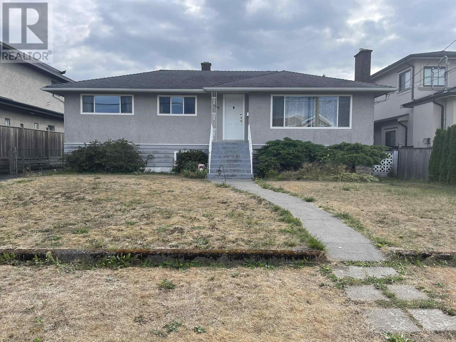 6916 Union Street, Burnaby, British Columbia  V5B 1X5 - Photo 2 - R2825383