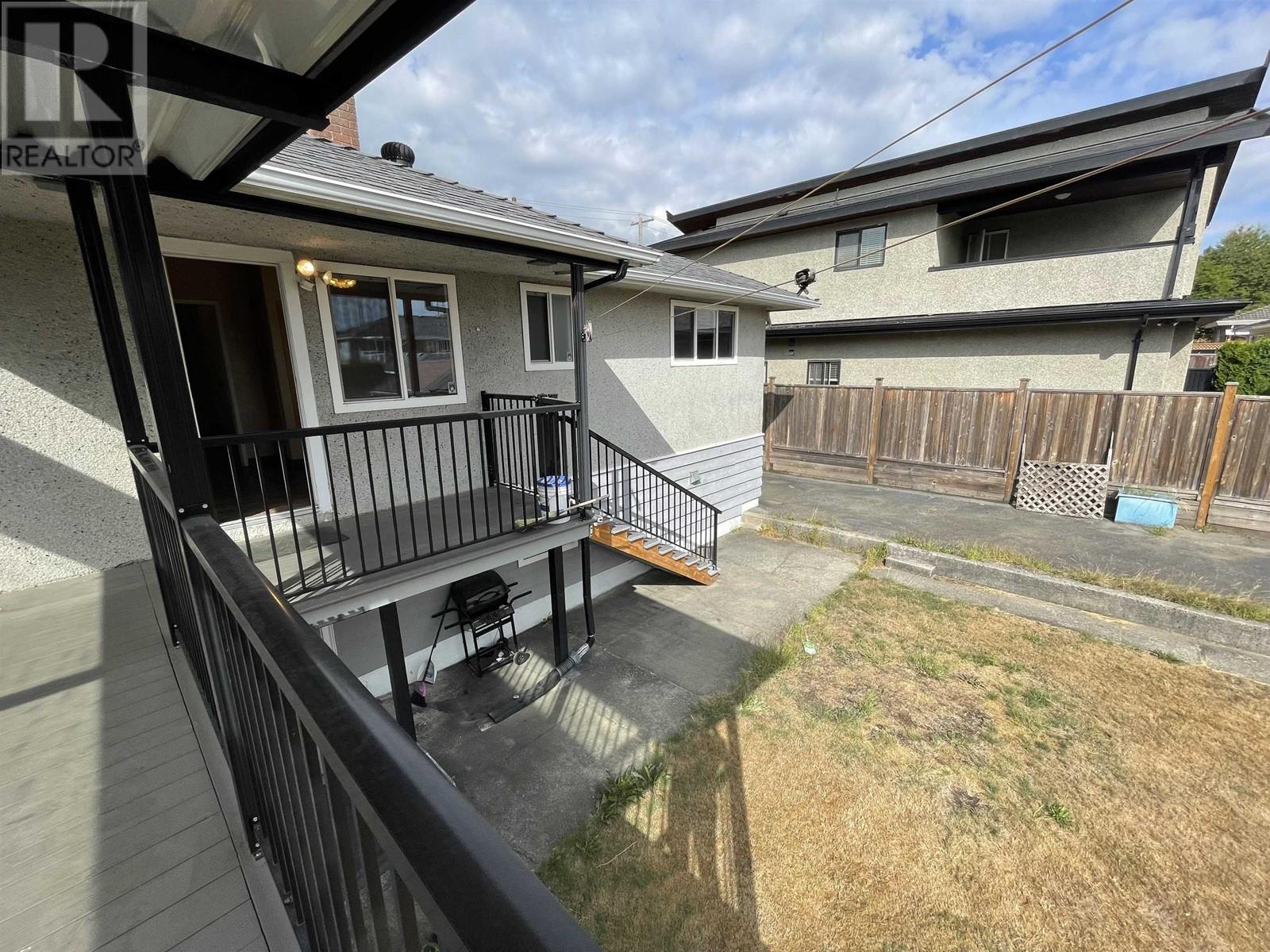 6916 Union Street, Burnaby, British Columbia  V5B 1X5 - Photo 27 - R2825383