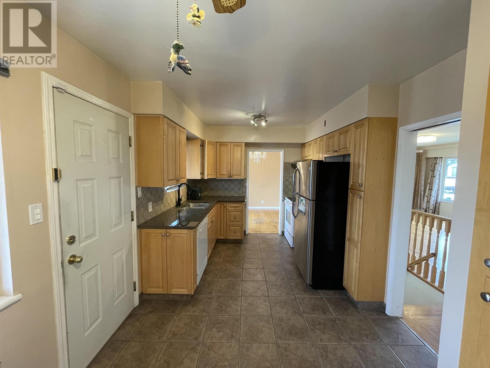 6916 Union Street, Burnaby, British Columbia  V5B 1X5 - Photo 15 - R2825383
