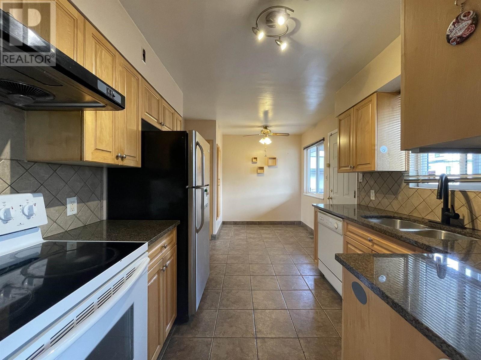 6916 Union Street, Burnaby, British Columbia  V5B 1X5 - Photo 13 - R2825383