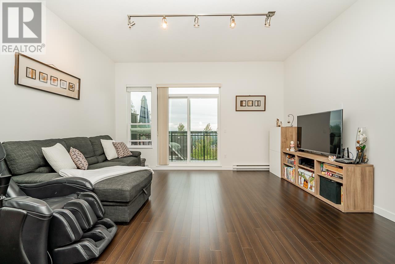 68 1305 Soball Street, Coquitlam, British Columbia  V3E 0E8 - Photo 5 - R2820568