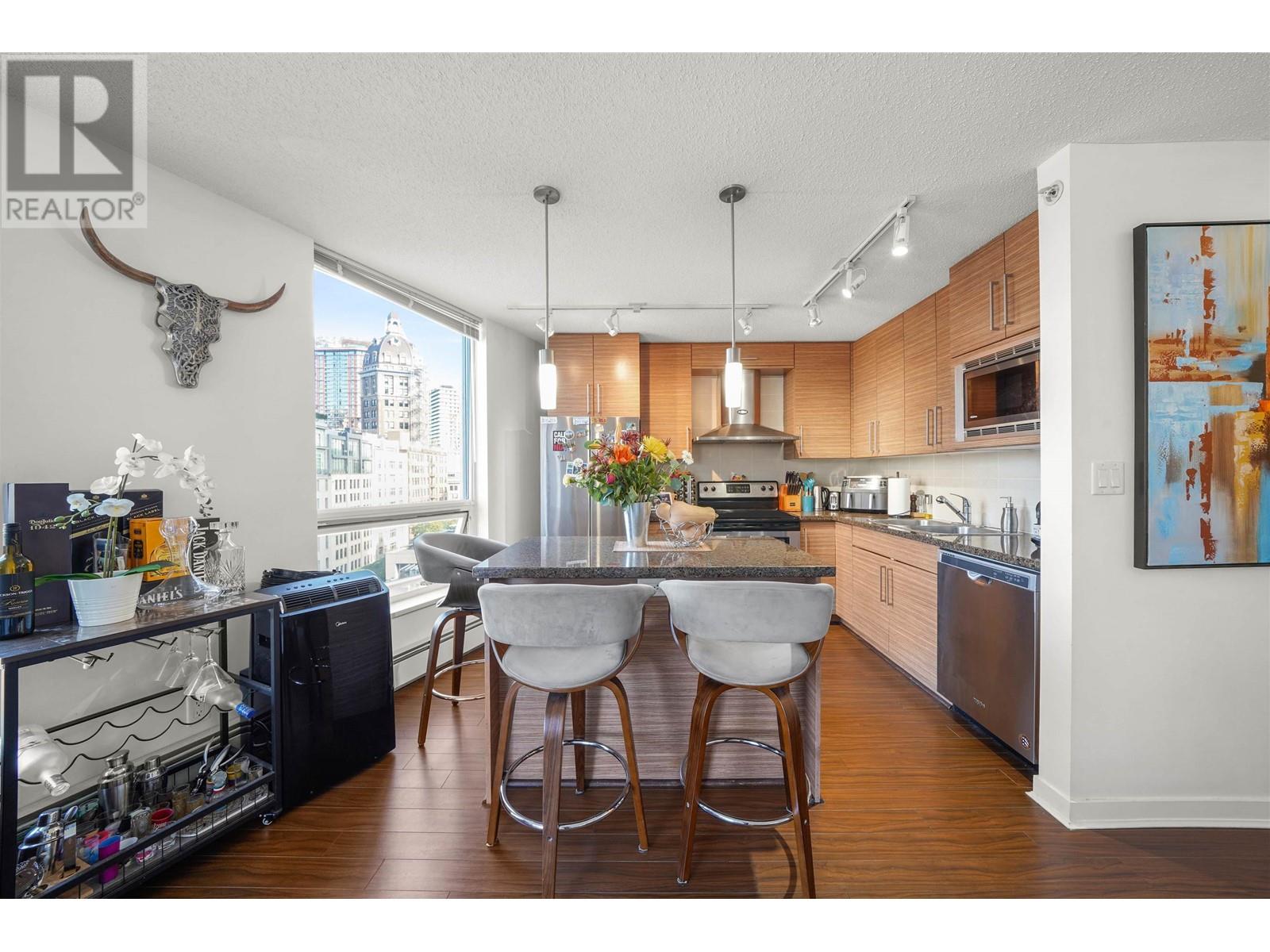 1102 188 Keefer Place, Vancouver, British Columbia  V6B 0J1 - Photo 2 - R2824456