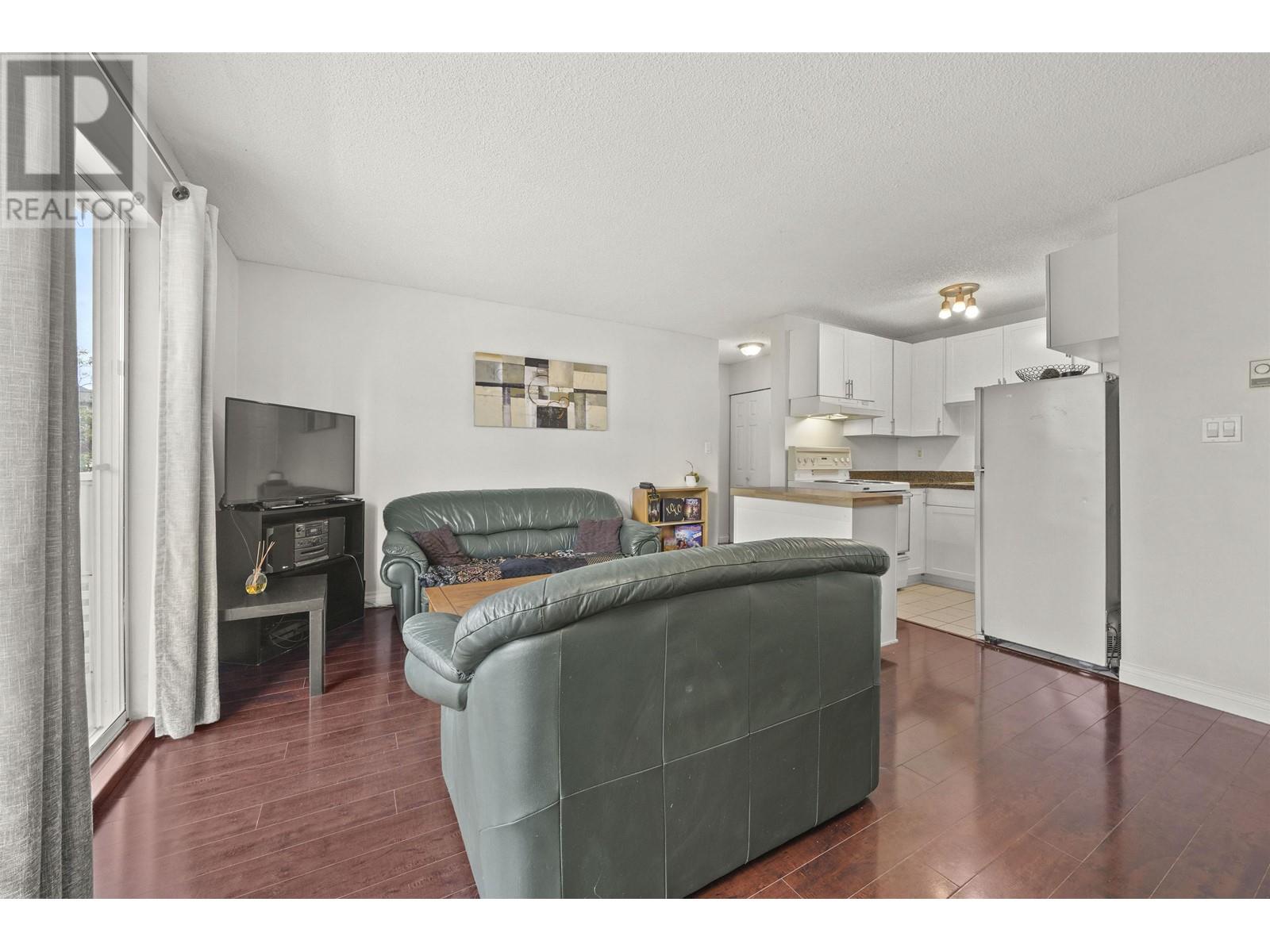 212 2055 Suffolk Avenue, Port Coquitlam, British Columbia  V3B 1H4 - Photo 3 - R2825618