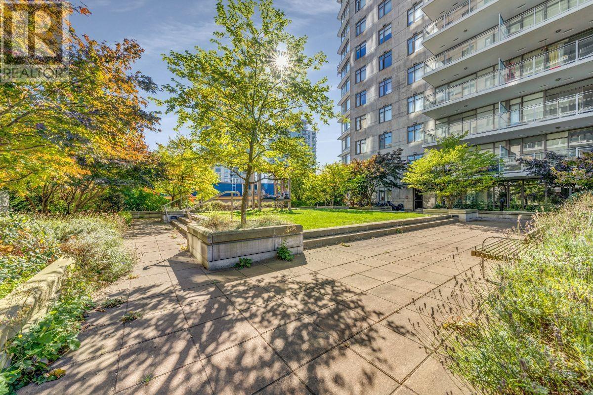 2110 892 Carnarvon Street, New Westminster, British Columbia  V3M 0C5 - Photo 17 - R2825634