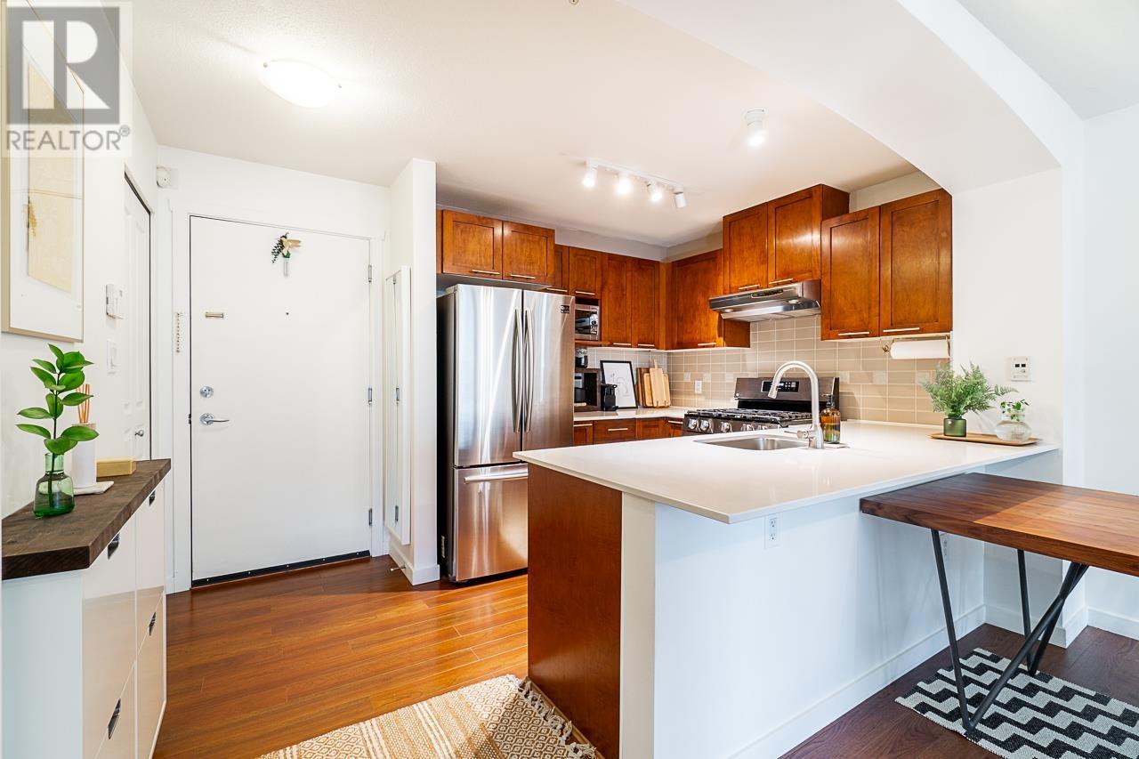 110 2958 Whisper Way, Coquitlam, British Columbia  V3E 3S7 - Photo 9 - R2822464