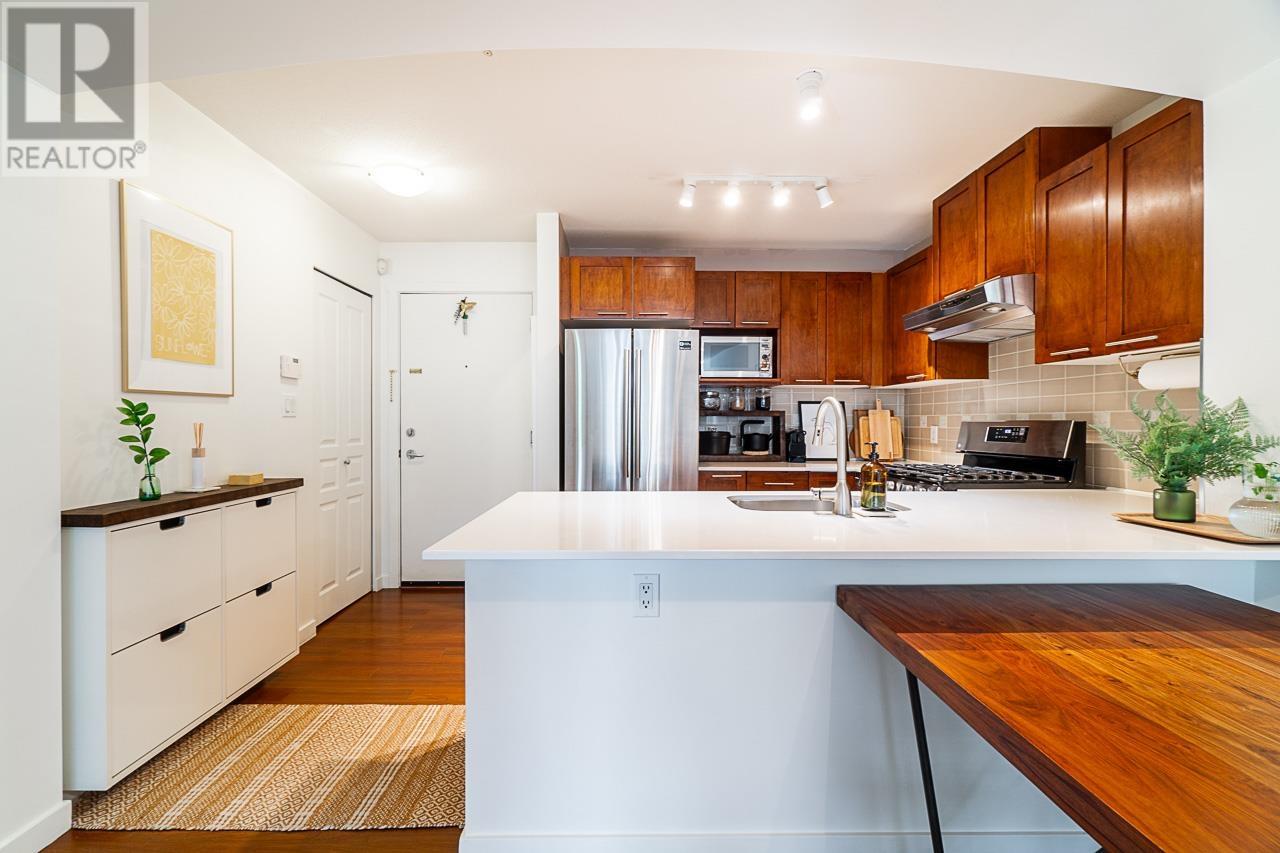 110 2958 Whisper Way, Coquitlam, British Columbia  V3E 3S7 - Photo 8 - R2822464