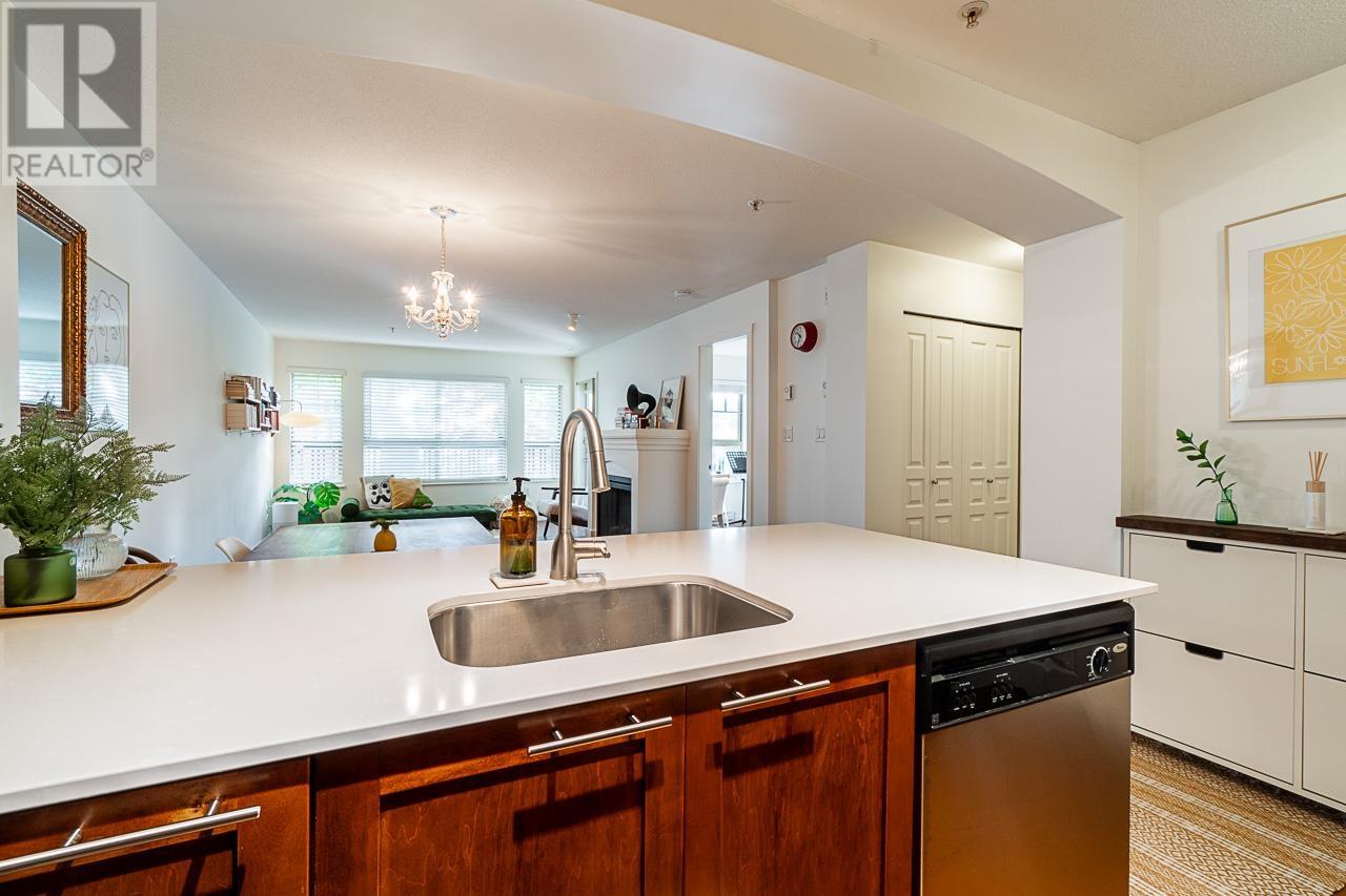110 2958 Whisper Way, Coquitlam, British Columbia  V3E 3S7 - Photo 13 - R2822464