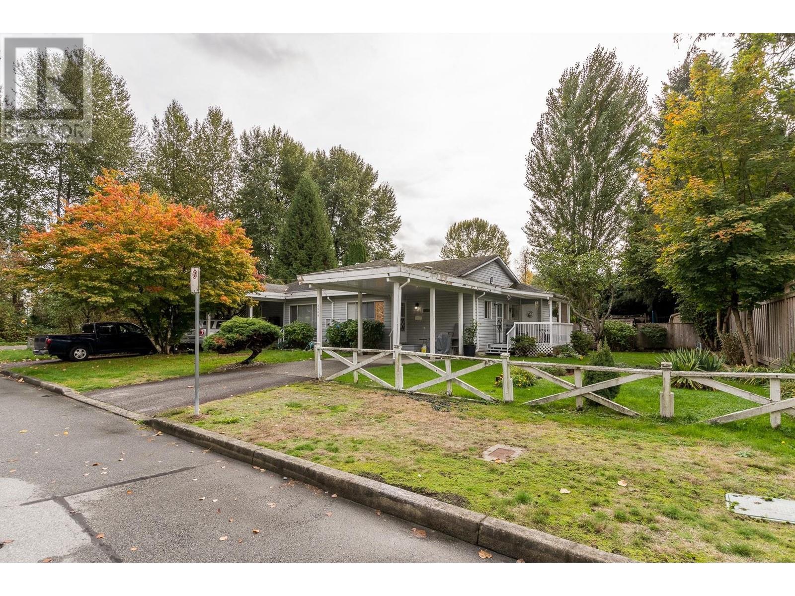 3566-3568 Handley Crescent, Port Coquitlam, British Columbia  V3B 2Y5 - Photo 4 - R2825610