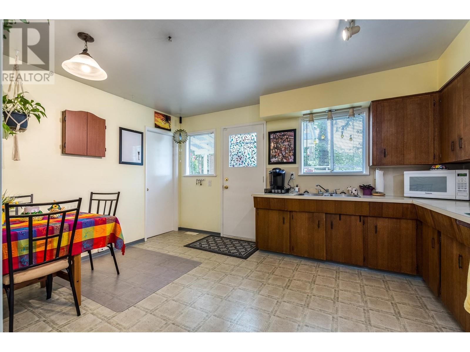 3566-3568 Handley Crescent, Port Coquitlam, British Columbia  V3B 2Y5 - Photo 8 - R2825610