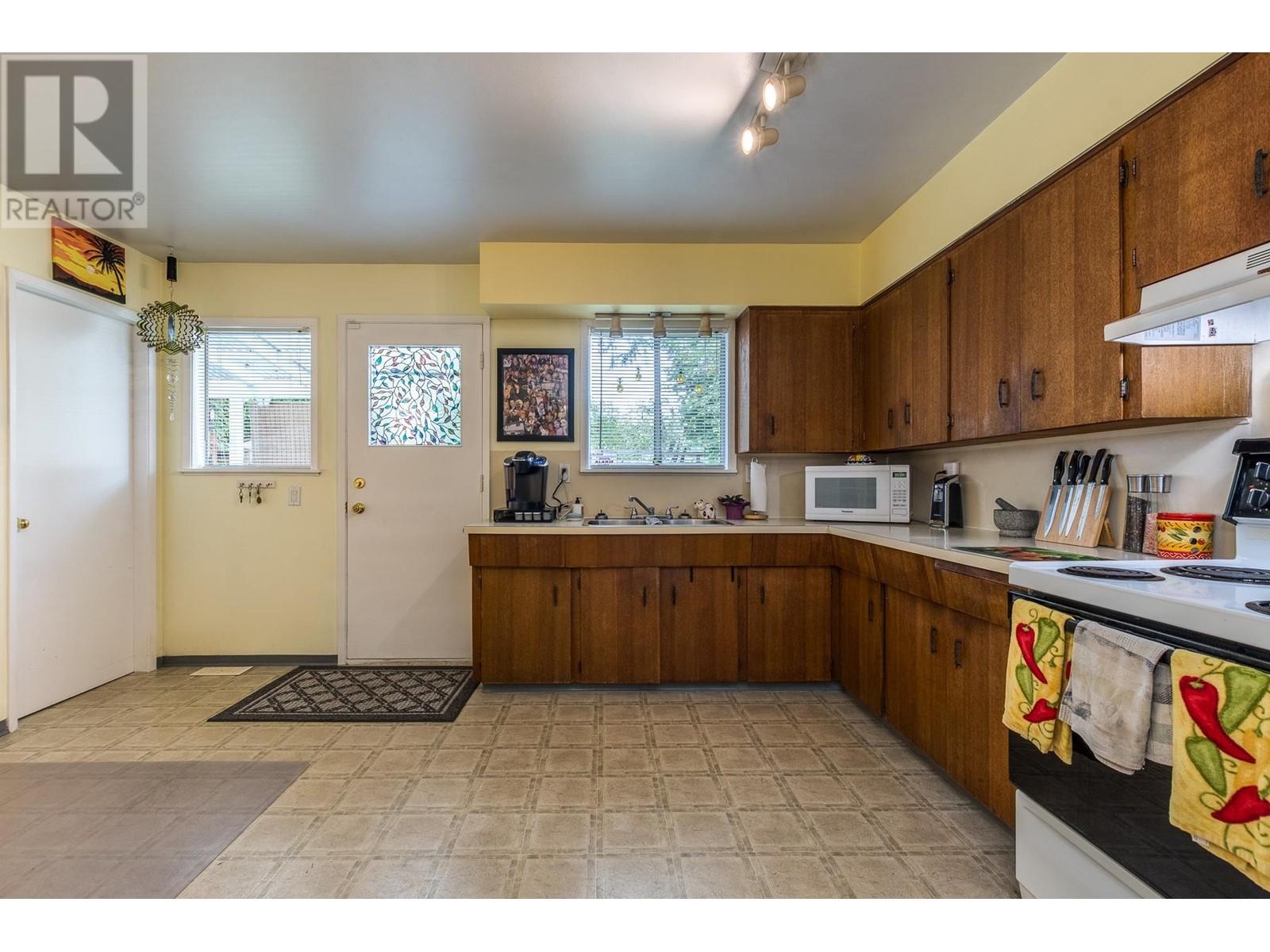 3566-3568 Handley Crescent, Port Coquitlam, British Columbia  V3B 2Y5 - Photo 9 - R2825610