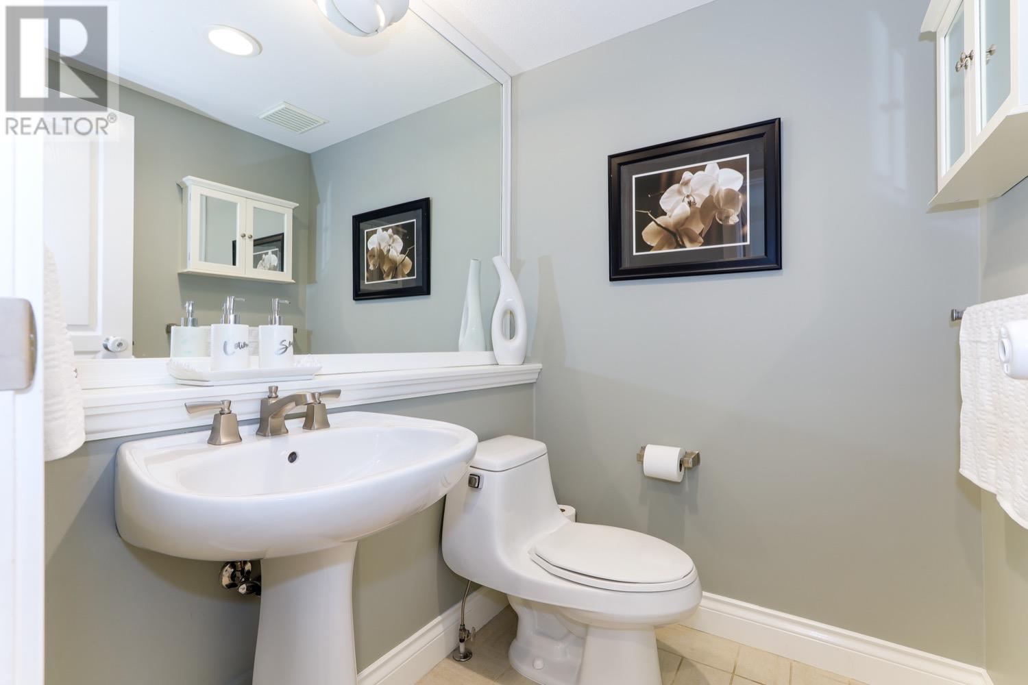19 3405 Plateau Boulevard, Coquitlam, British Columbia  V3E 3L7 - Photo 25 - R2825636