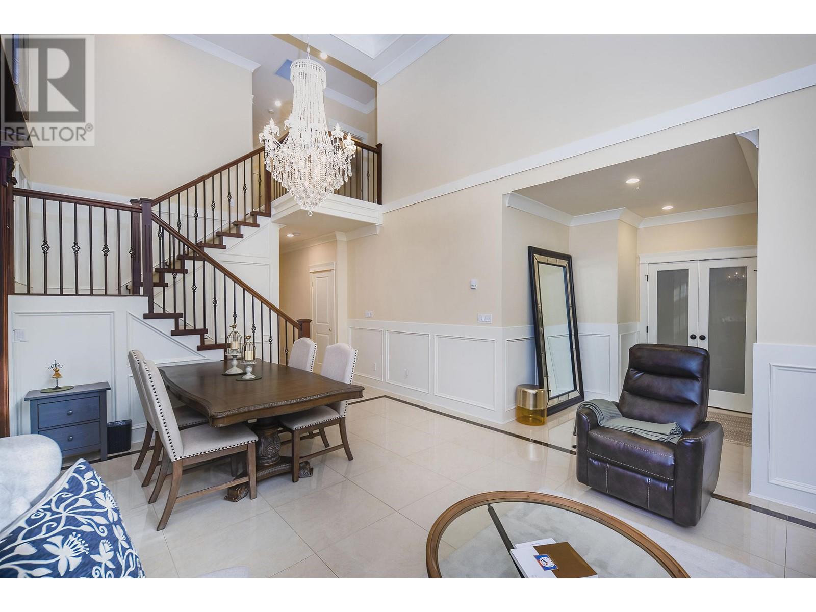 6419 Blundell Road, Richmond, British Columbia  V7C 1H7 - Photo 3 - R2825285