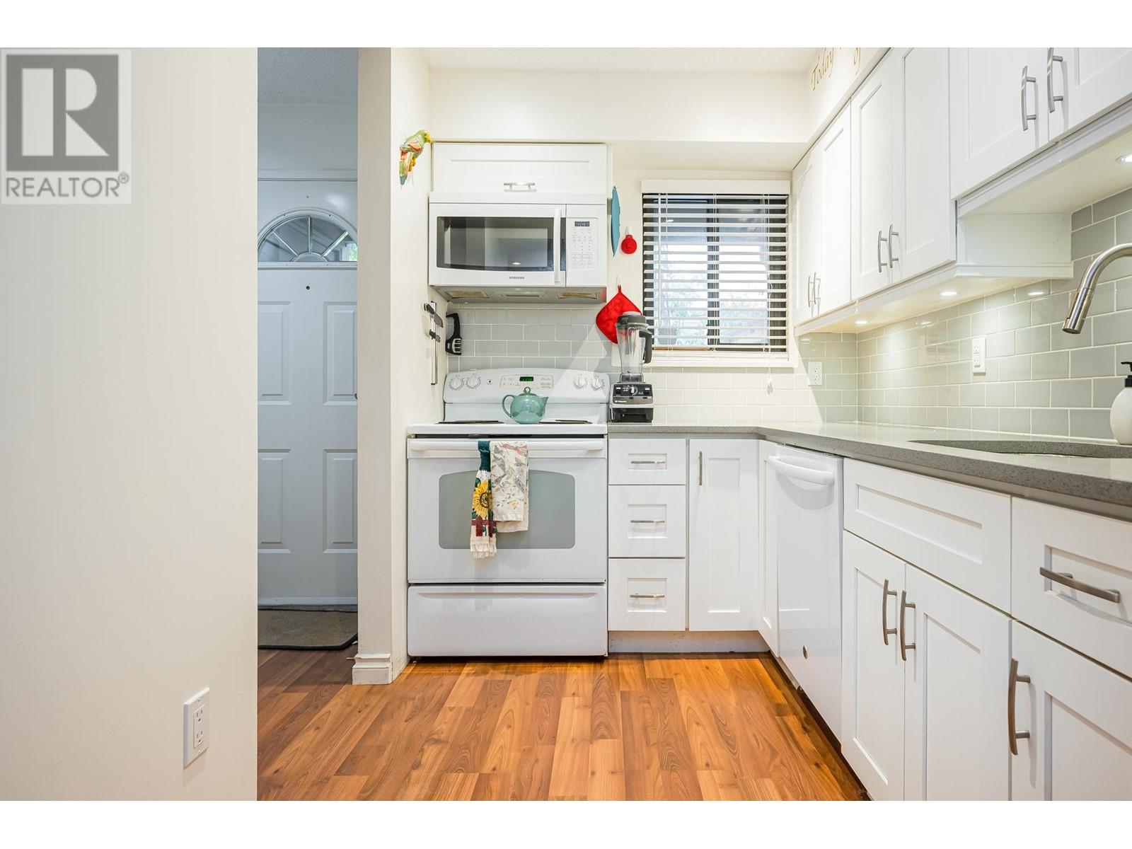 4138 Garden Grove Drive, Burnaby, British Columbia  V5G 4G6 - Photo 13 - R2825680