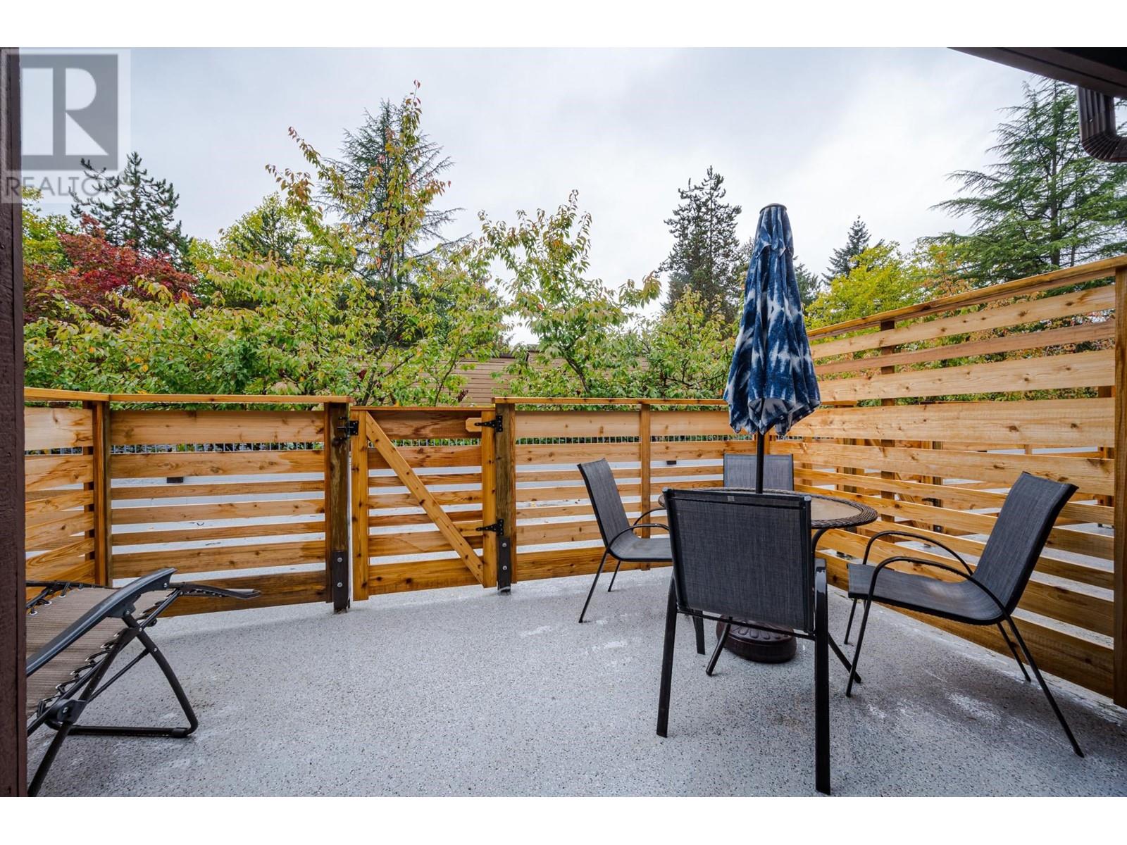 4138 Garden Grove Drive, Burnaby, British Columbia  V5G 4G6 - Photo 2 - R2825680