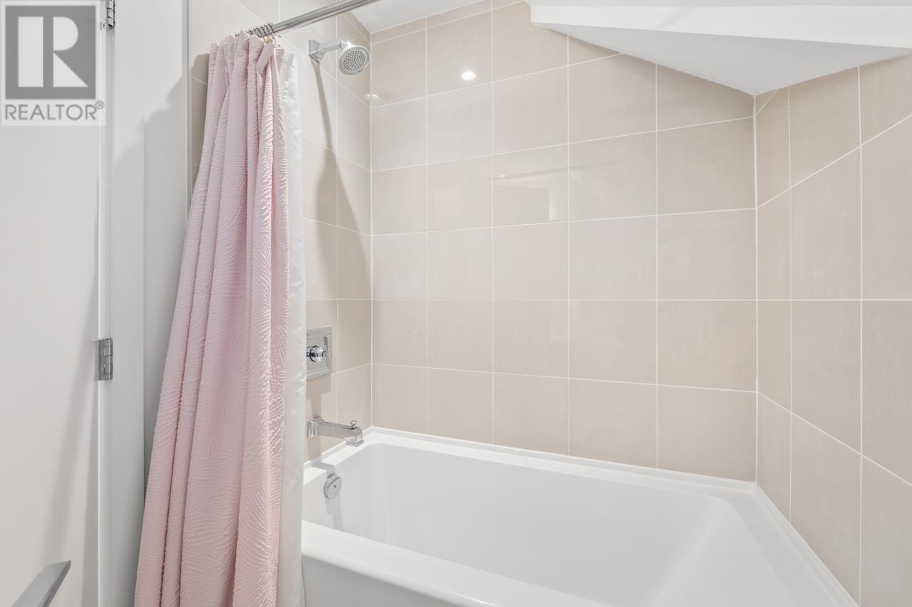 302 4250 Marine Drive, Burnaby, British Columbia  V5J 0B9 - Photo 11 - R2818695