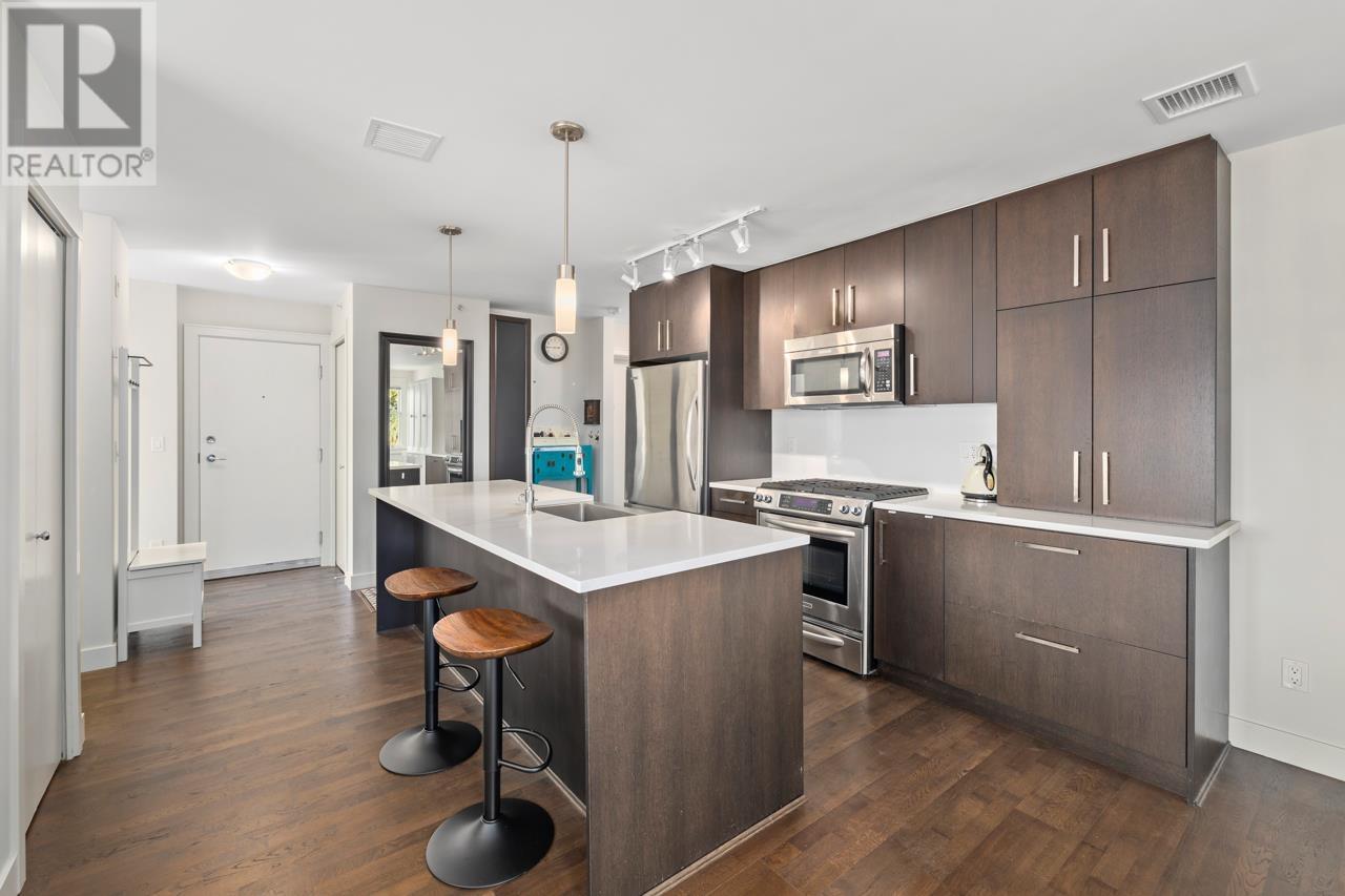 302 4250 Marine Drive, Burnaby, British Columbia  V5J 0B9 - Photo 4 - R2818695