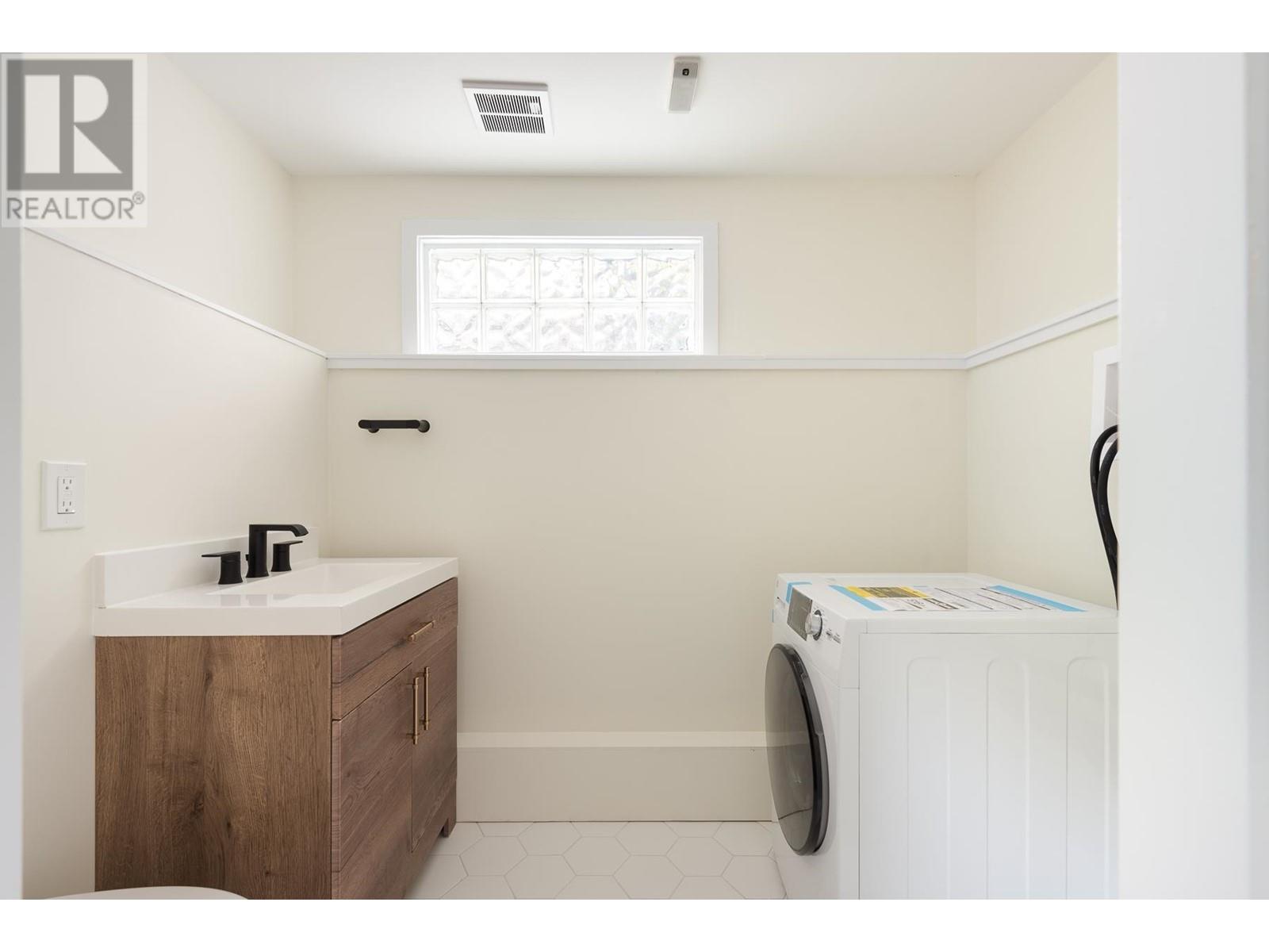 111 E Kensington Road, North Vancouver, British Columbia  V7N 1P2 - Photo 15 - R2825479