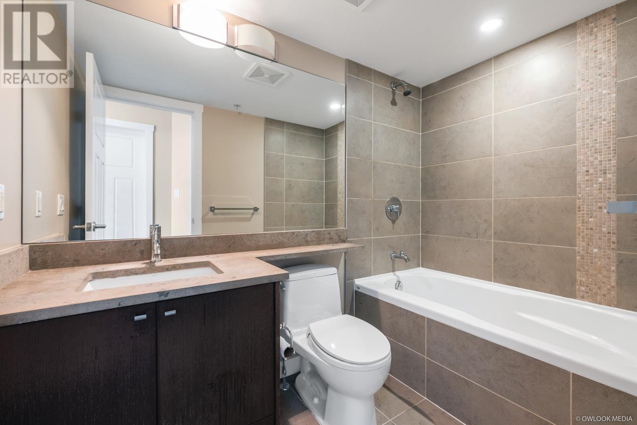 1105 2978 Glen Drive, Coquitlam, British Columbia  V3B 0C3 - Photo 11 - R2824953
