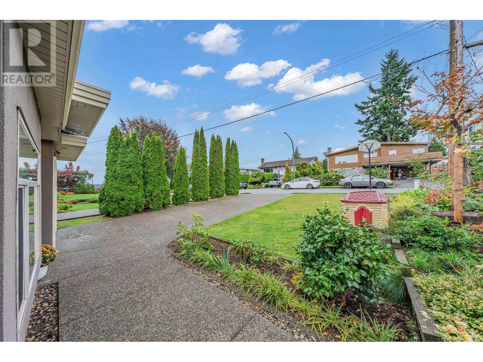 4551 Ellerton Court, Burnaby, British Columbia  V5H 1E1 - Photo 36 - R2824649