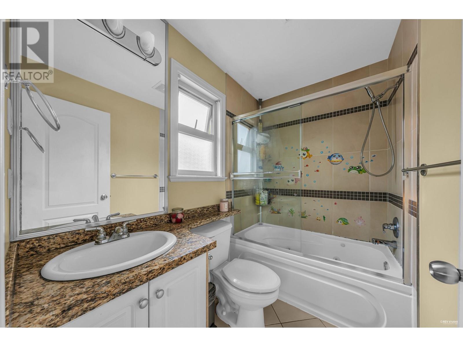 4551 Ellerton Court, Burnaby, British Columbia  V5H 1E1 - Photo 21 - R2824649
