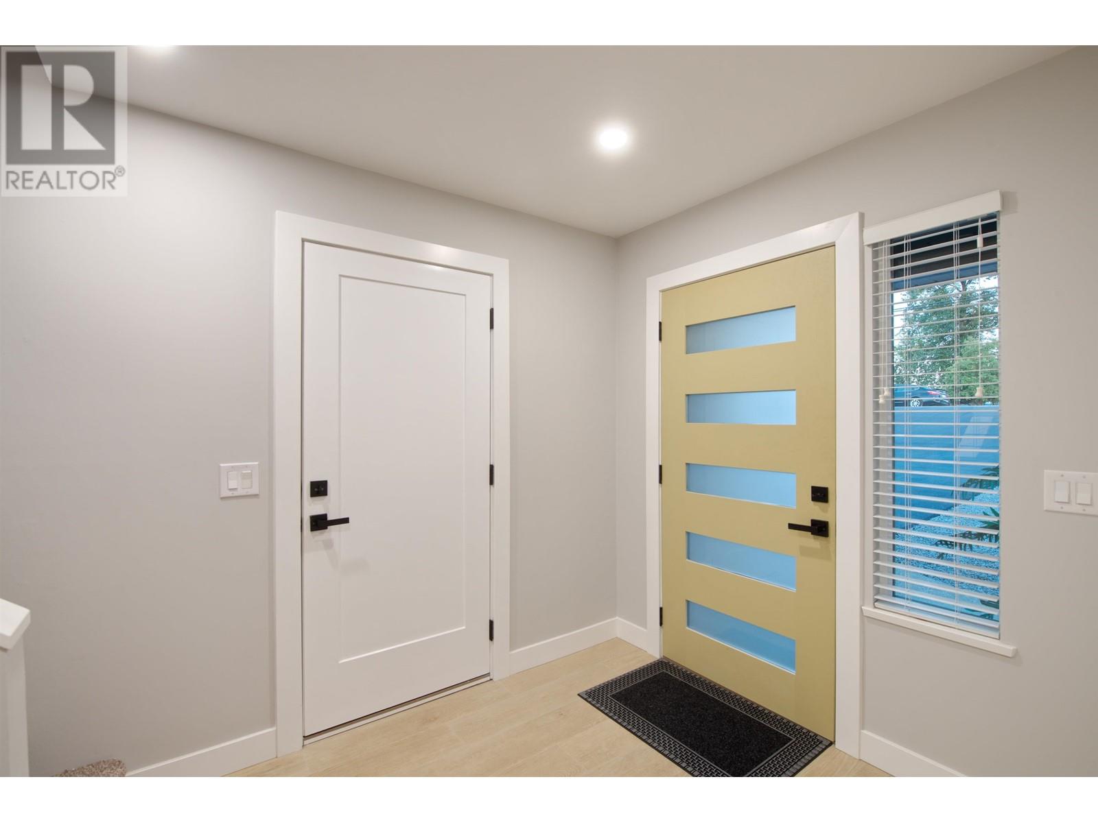 20181 Wharf Street, Maple Ridge, British Columbia  V2X 1A4 - Photo 14 - R2825730