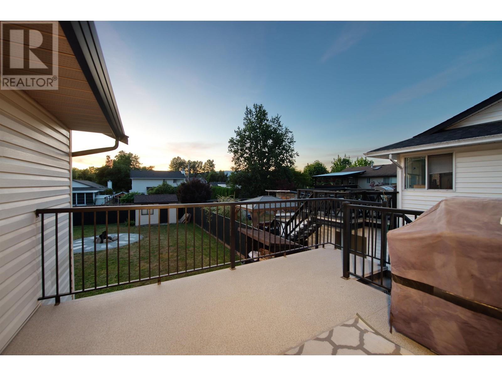 20181 Wharf Street, Maple Ridge, British Columbia  V2X 1A4 - Photo 4 - R2825730