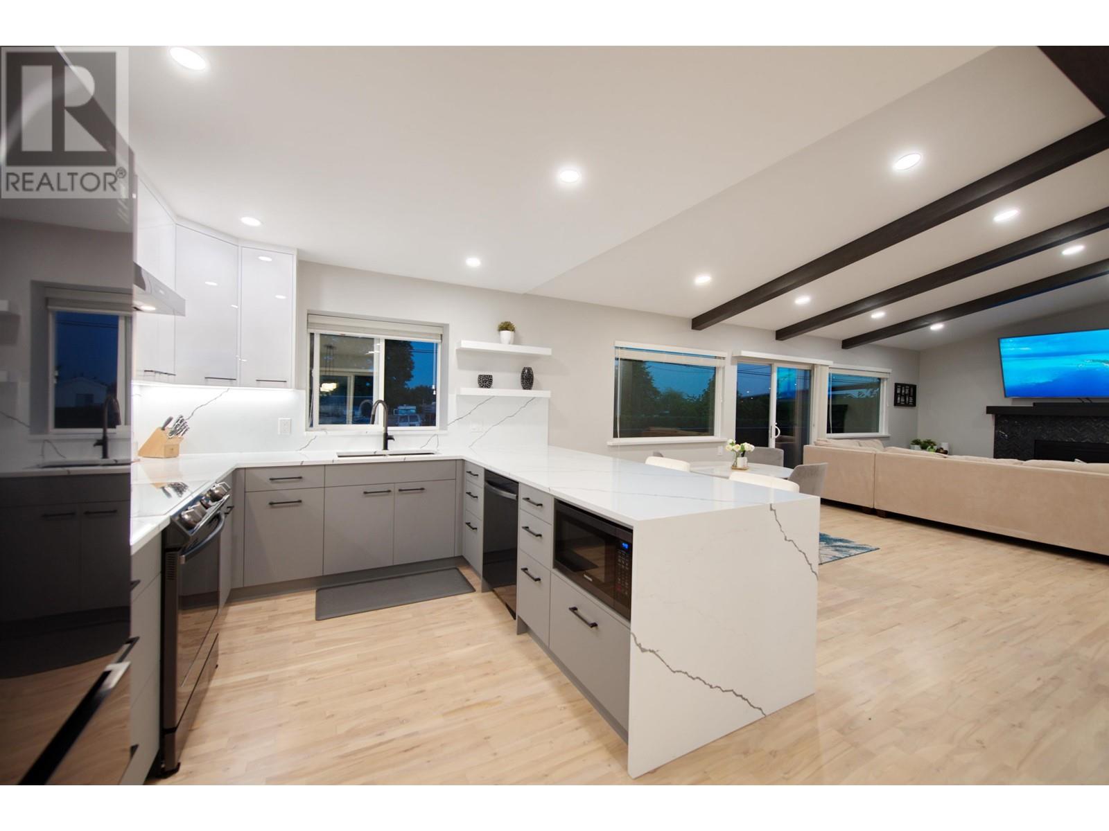 20181 Wharf Street, Maple Ridge, British Columbia  V2X 1A4 - Photo 5 - R2825730
