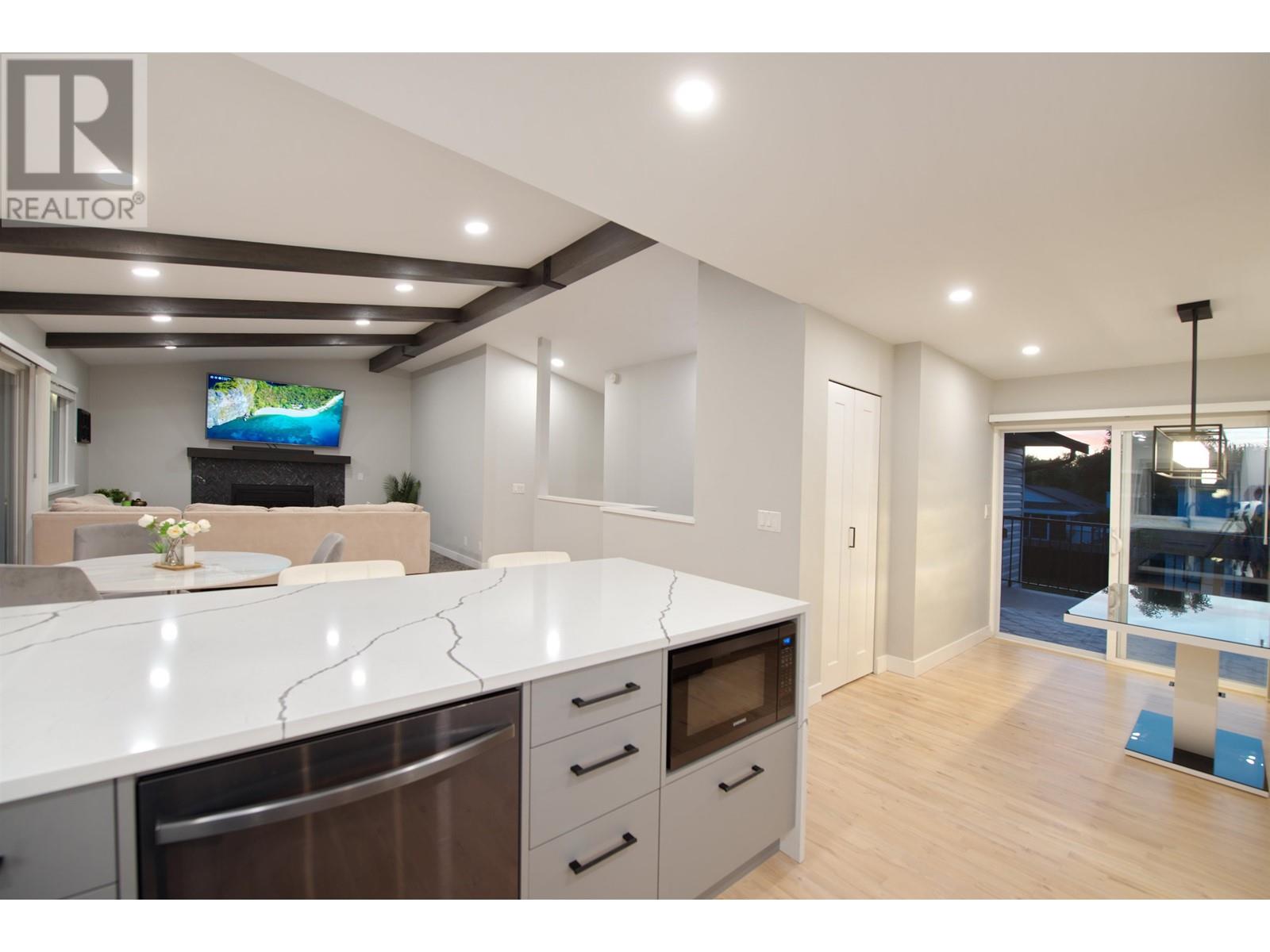 20181 Wharf Street, Maple Ridge, British Columbia  V2X 1A4 - Photo 6 - R2825730