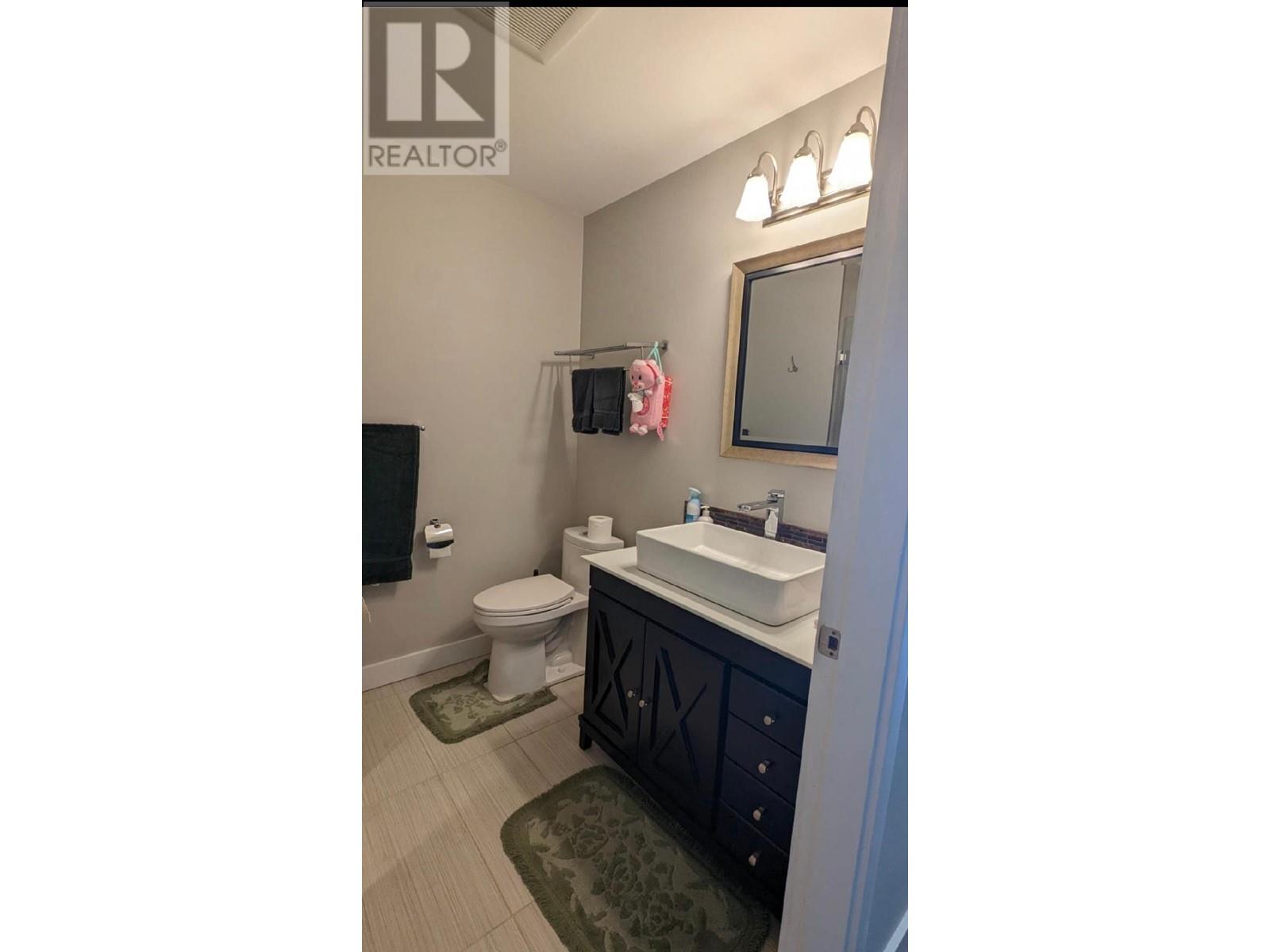 858 Handsworth Road, North Vancouver, British Columbia  V7R 3R1 - Photo 5 - R2825739