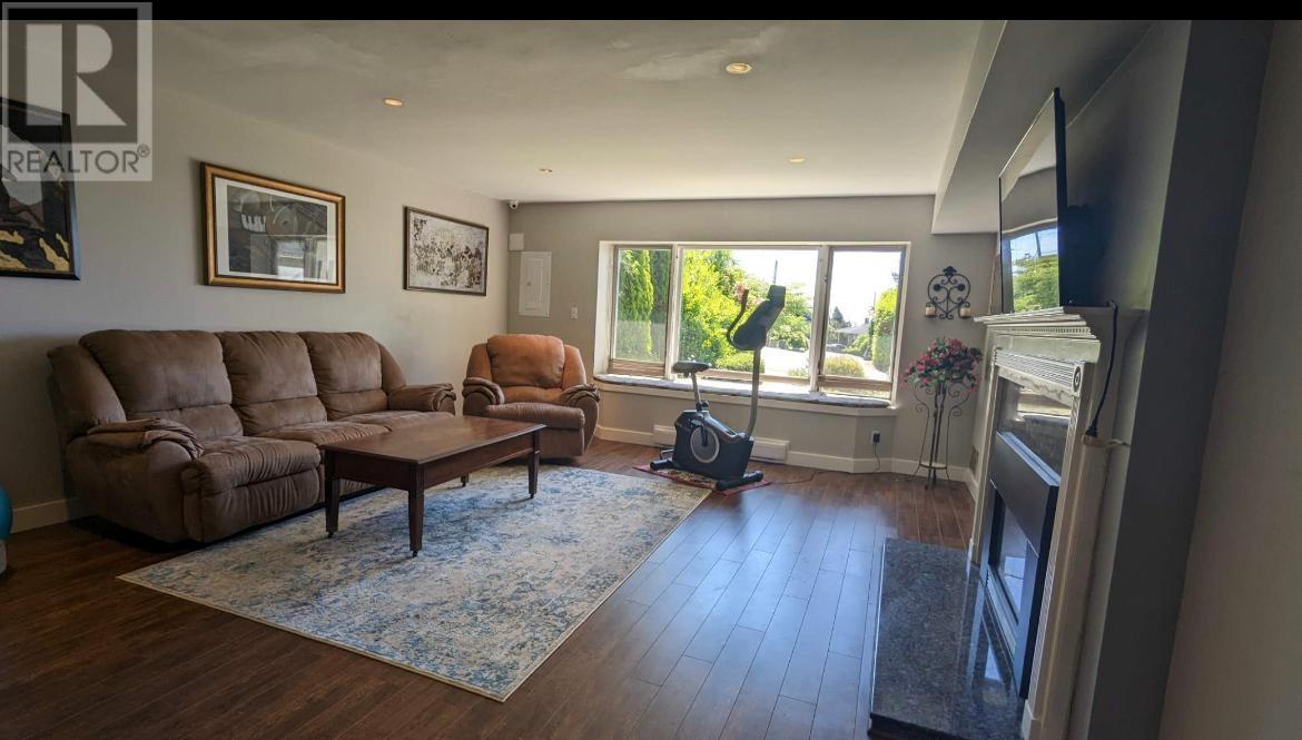 858 Handsworth Road, North Vancouver, British Columbia  V7R 3R1 - Photo 9 - R2825739