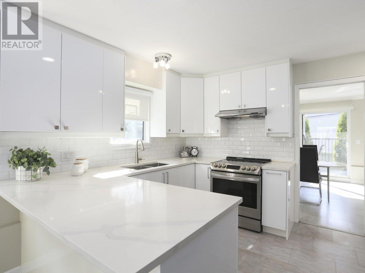 28 888 W 16th Street, North Vancouver, British Columbia  V7P 1R3 - Photo 10 - R2821170
