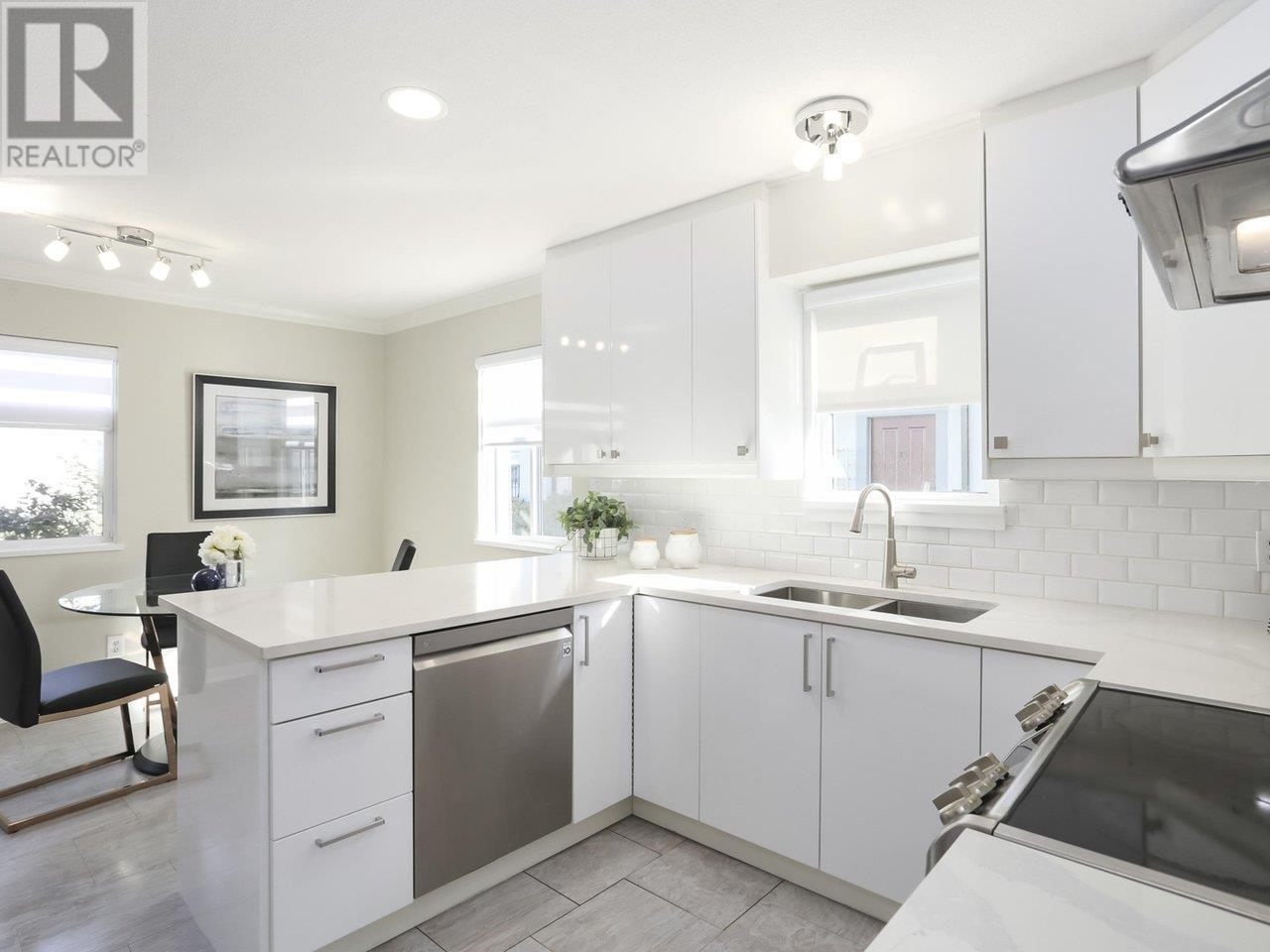 28 888 W 16th Street, North Vancouver, British Columbia  V7P 1R3 - Photo 13 - R2821170
