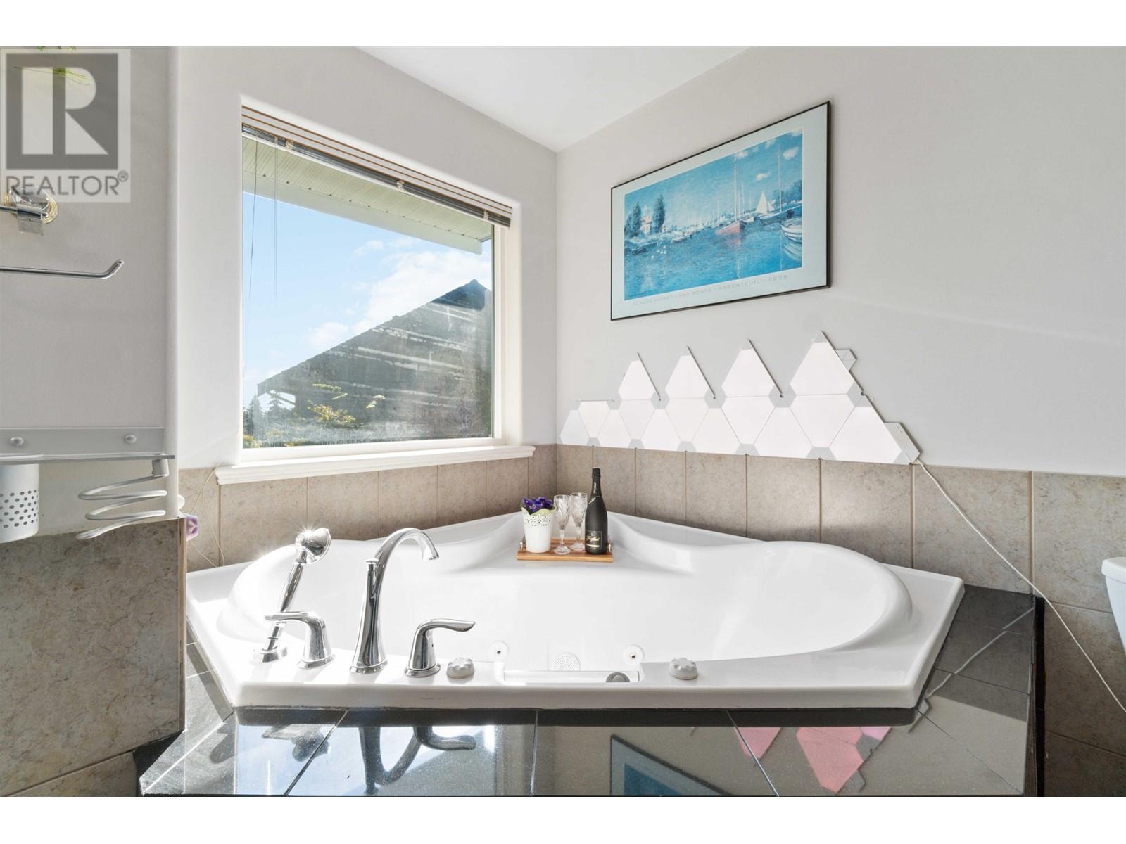 3866 Michener Way, North Vancouver, British Columbia  V7K 3C7 - Photo 30 - R2814184