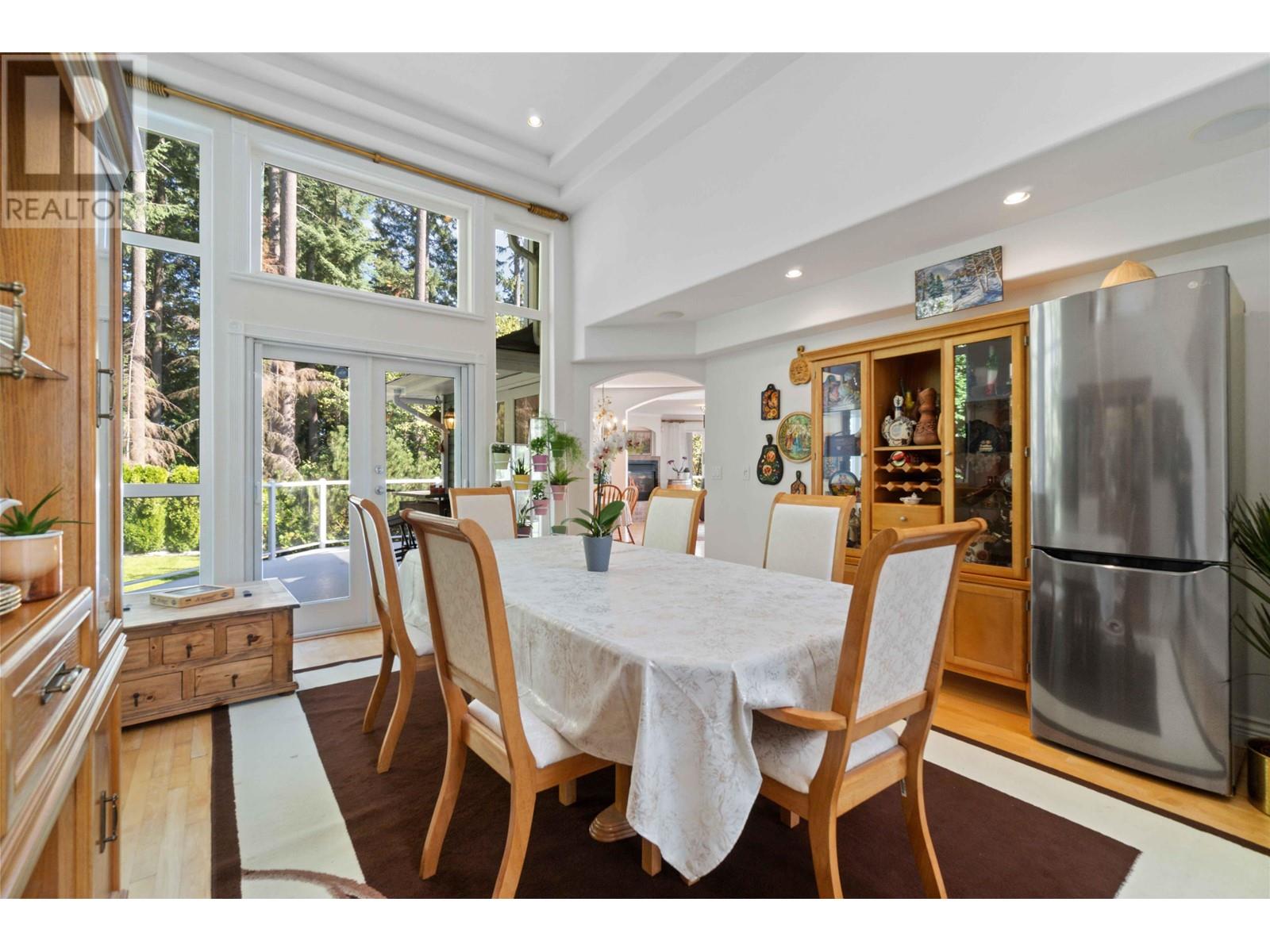 3866 Michener Way, North Vancouver, British Columbia  V7K 3C7 - Photo 10 - R2814184