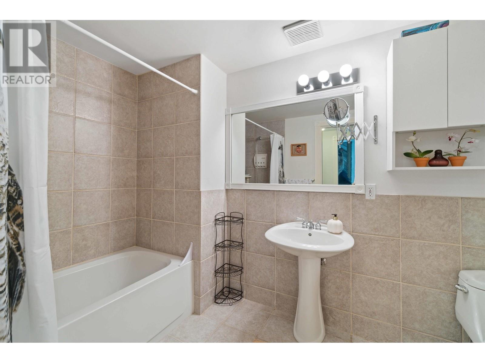 3866 Michener Way, North Vancouver, British Columbia  V7K 3C7 - Photo 37 - R2814184
