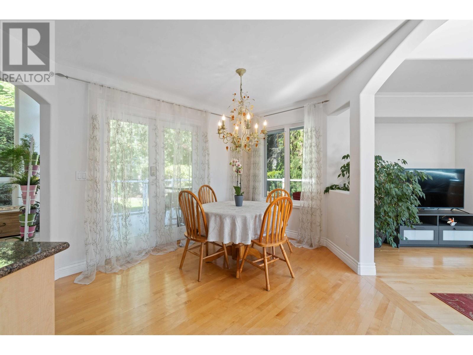 3866 Michener Way, North Vancouver, British Columbia  V7K 3C7 - Photo 16 - R2814184