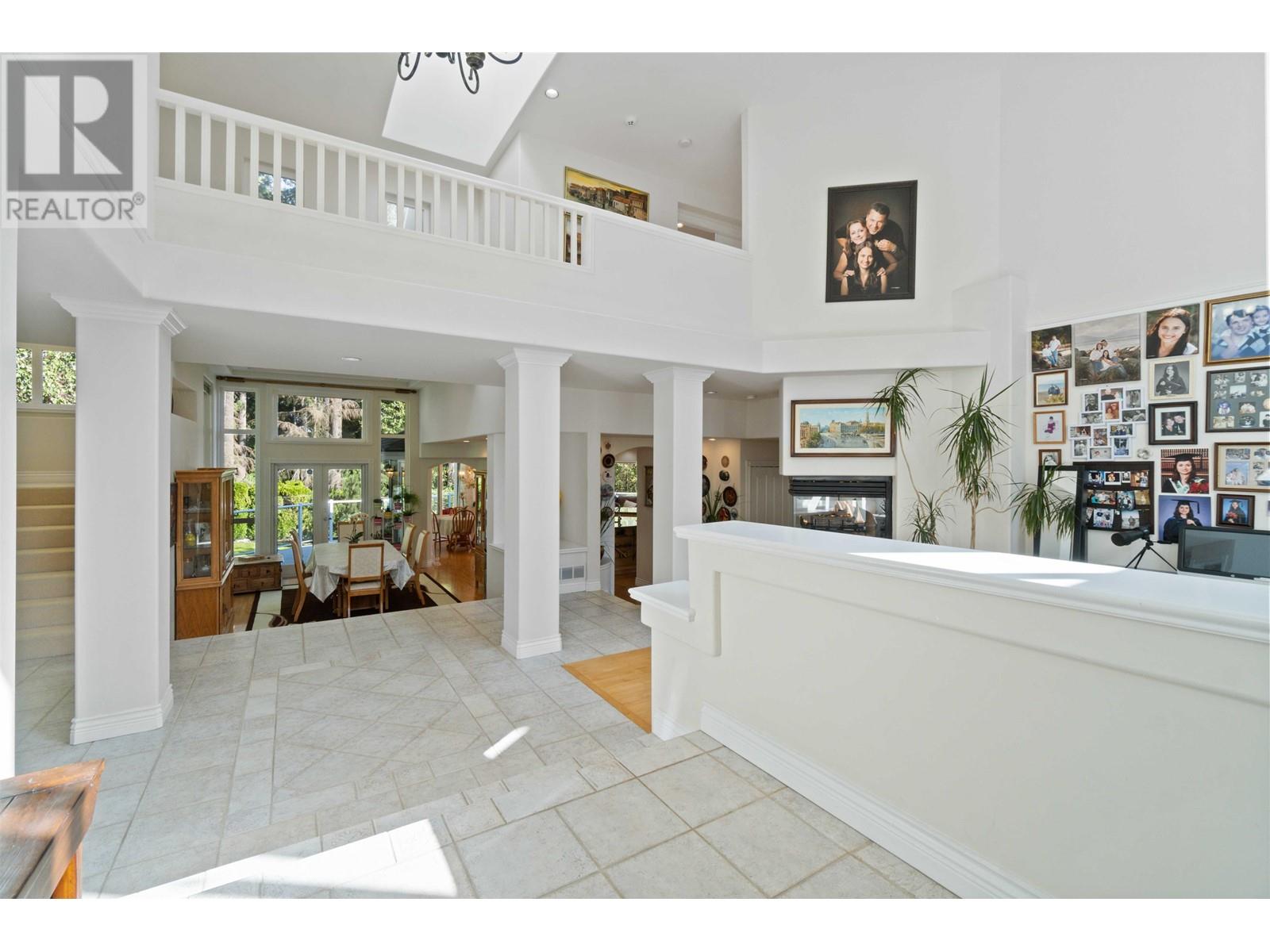 3866 Michener Way, North Vancouver, British Columbia  V7K 3C7 - Photo 6 - R2814184