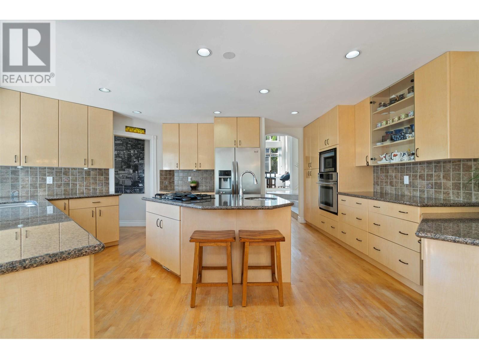3866 Michener Way, North Vancouver, British Columbia  V7K 3C7 - Photo 18 - R2814184