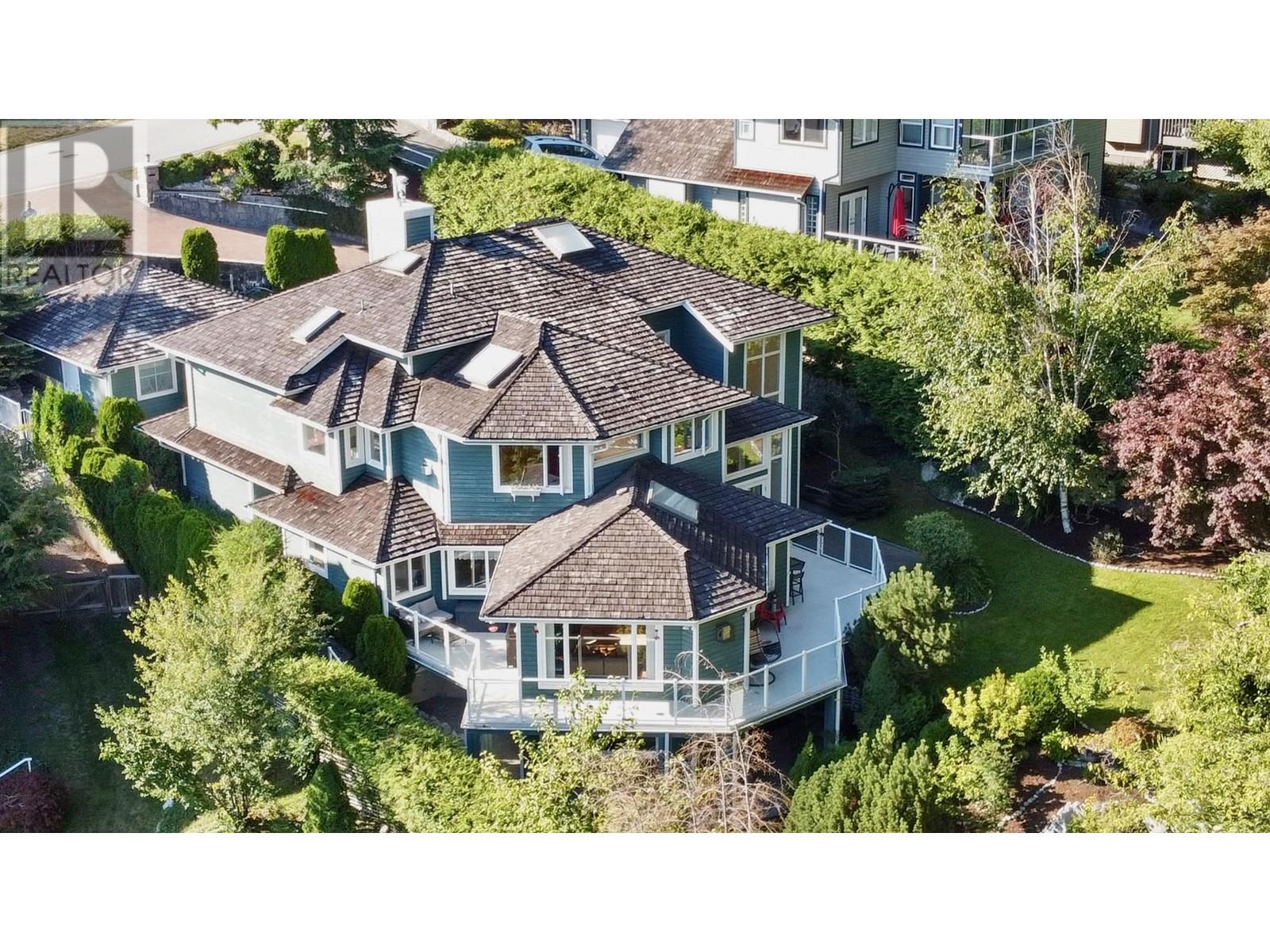 3866 Michener Way, North Vancouver, British Columbia  V7K 3C7 - Photo 4 - R2814184