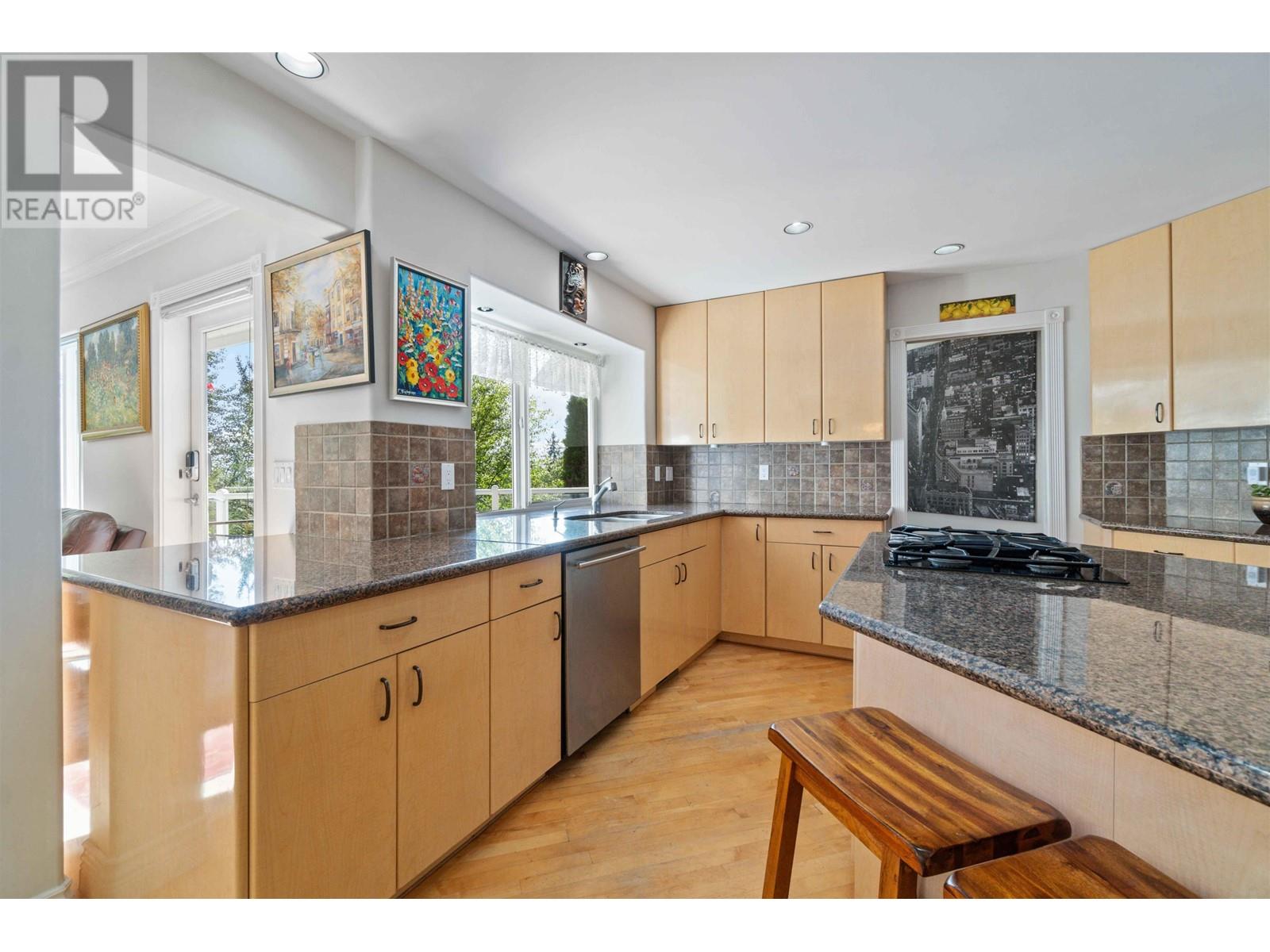 3866 Michener Way, North Vancouver, British Columbia  V7K 3C7 - Photo 17 - R2814184