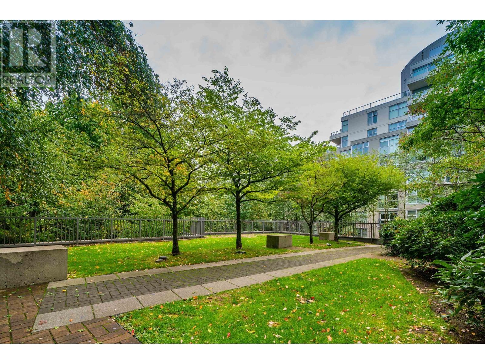 306 9222 University Crescent, Burnaby, British Columbia  V5A 0A6 - Photo 2 - R2825666