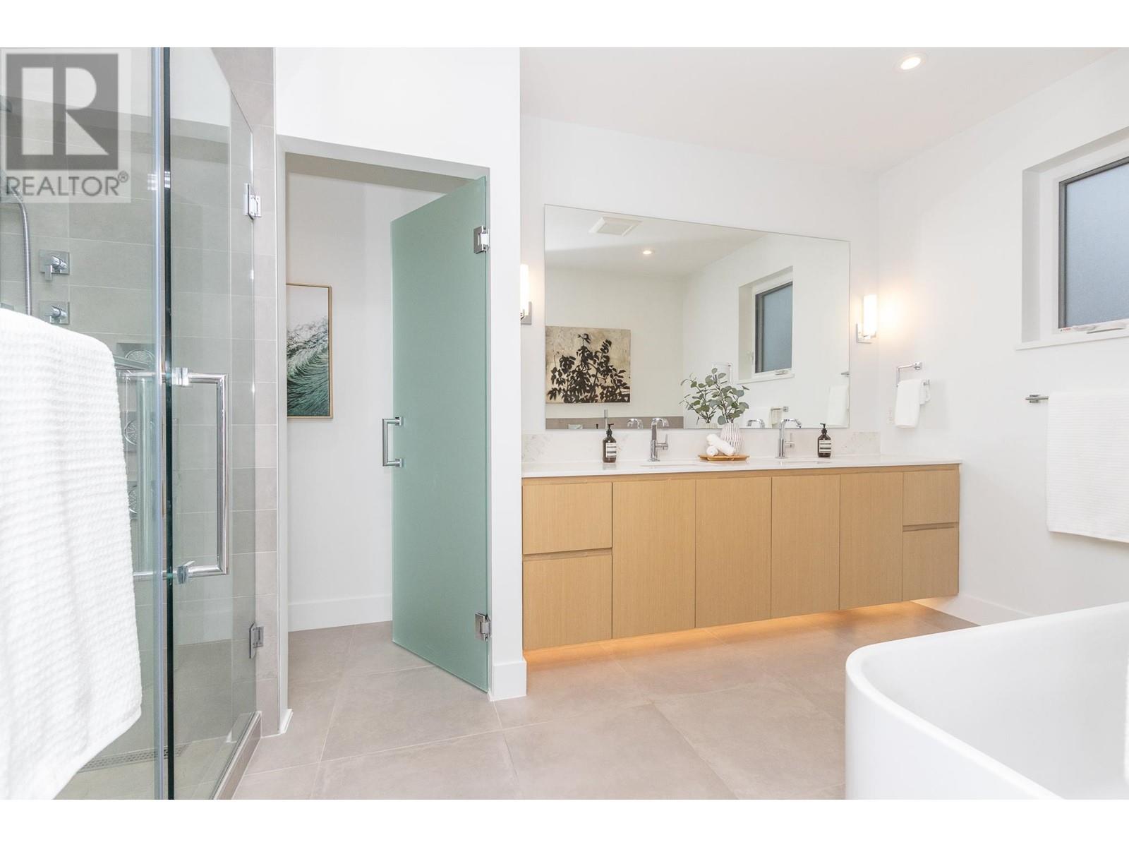 436 E 5th Street, North Vancouver, British Columbia  V7L 0E8 - Photo 21 - R2825615