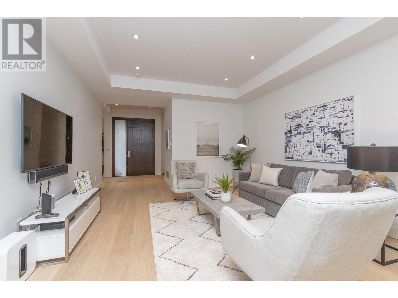 436 E 5th Street, North Vancouver, British Columbia  V7L 0E8 - Photo 11 - R2825615