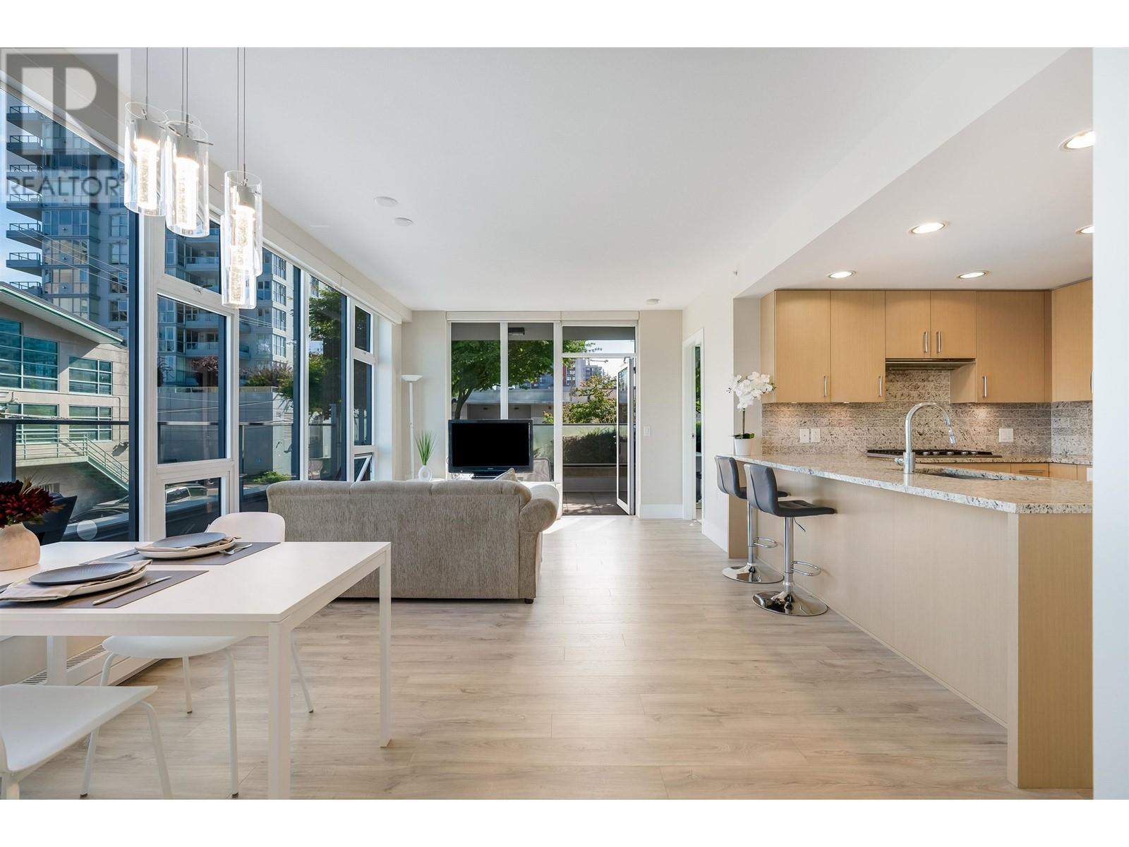 201 150 W 15th Street, North Vancouver, British Columbia  V7M 0C4 - Photo 8 - R2825021