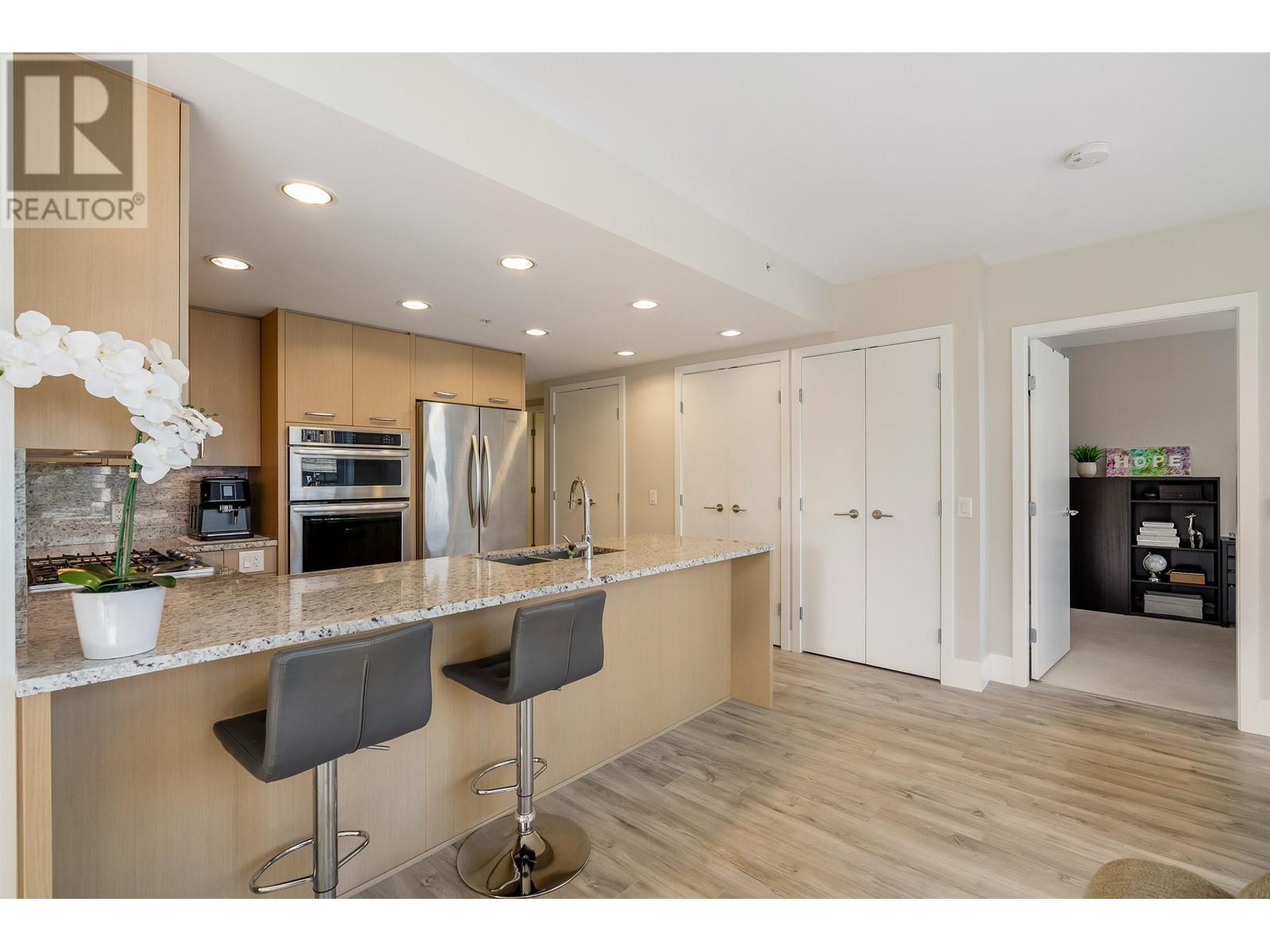 201 150 W 15th Street, North Vancouver, British Columbia  V7M 0C4 - Photo 14 - R2825021