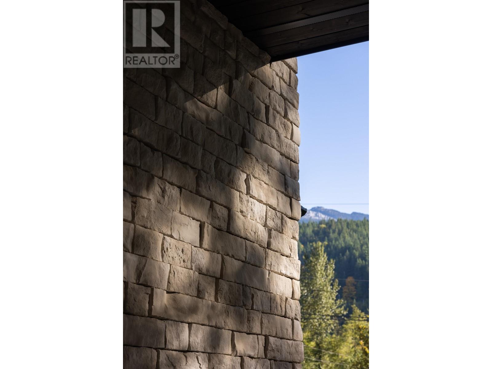 1030 Raven Drive, Squamish, British Columbia  V8B 1A7 - Photo 29 - R2825711