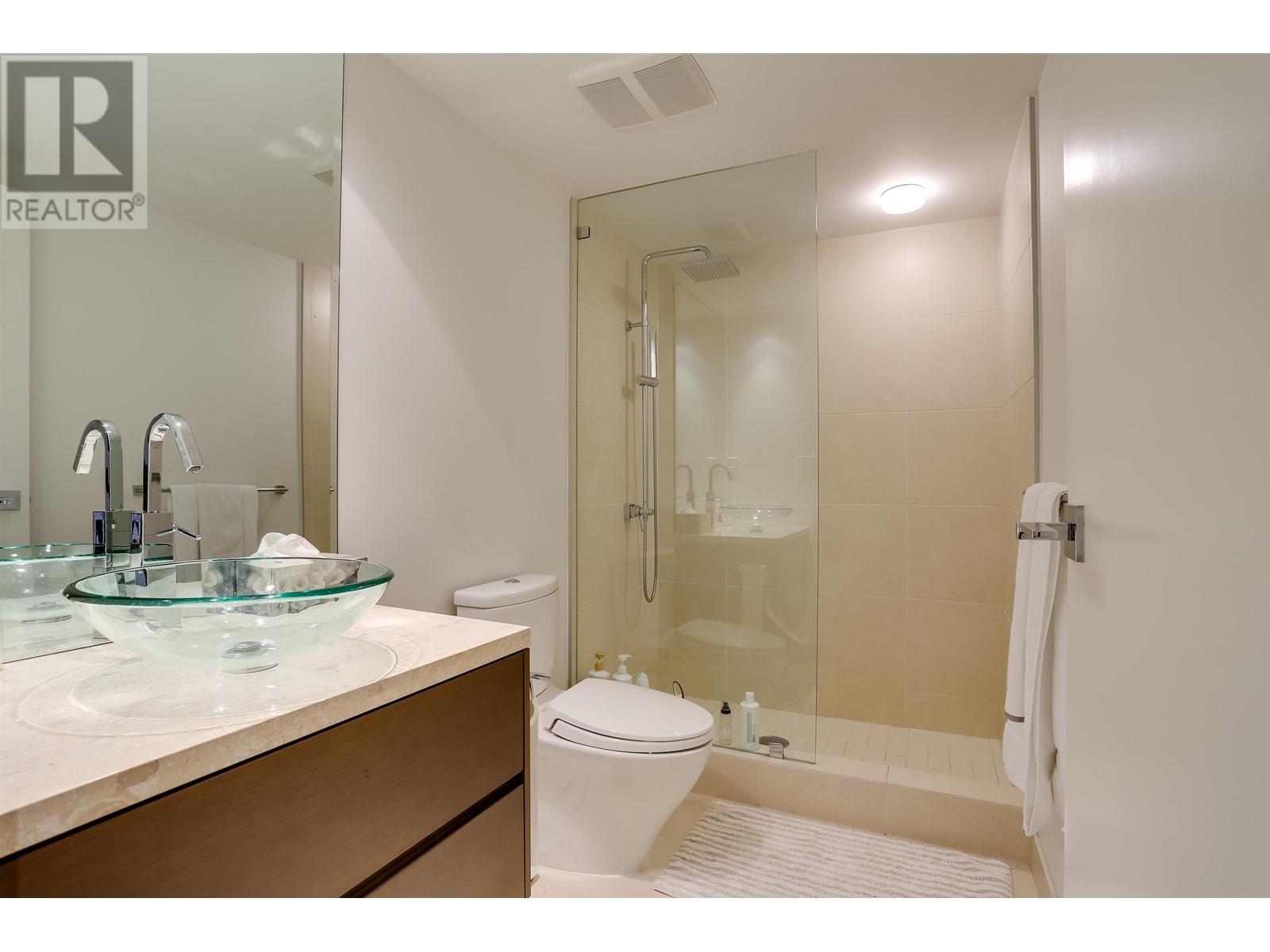 803 8 Smithe Mews, Vancouver, British Columbia  V6B 0A5 - Photo 18 - R2824624